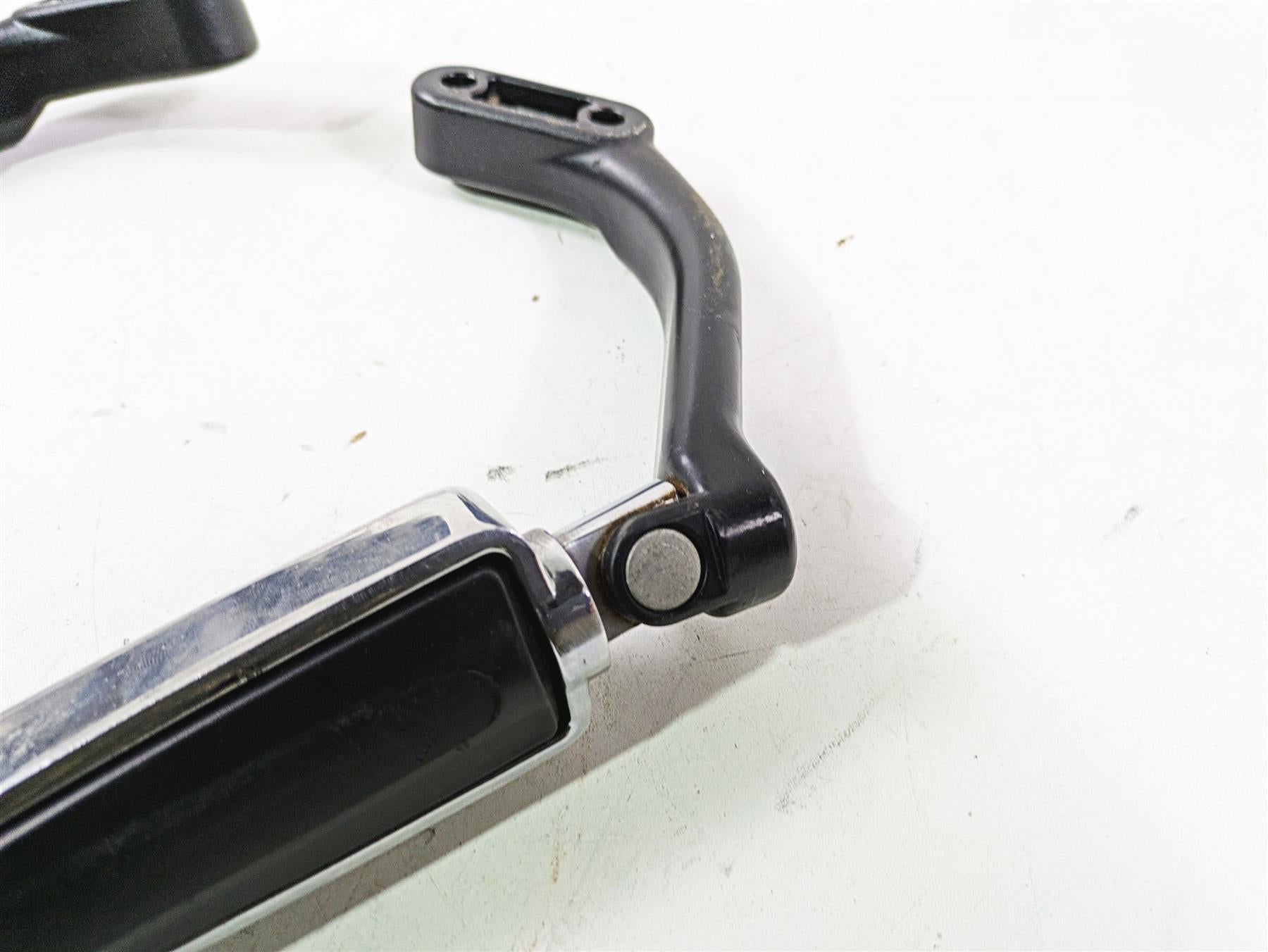 2013 Harley VRSCF Muscle Rod Rear Passenger Foot Peg Set 50822-09 50826-09 {{ shop.shopifyCountryName }} - Mototech271