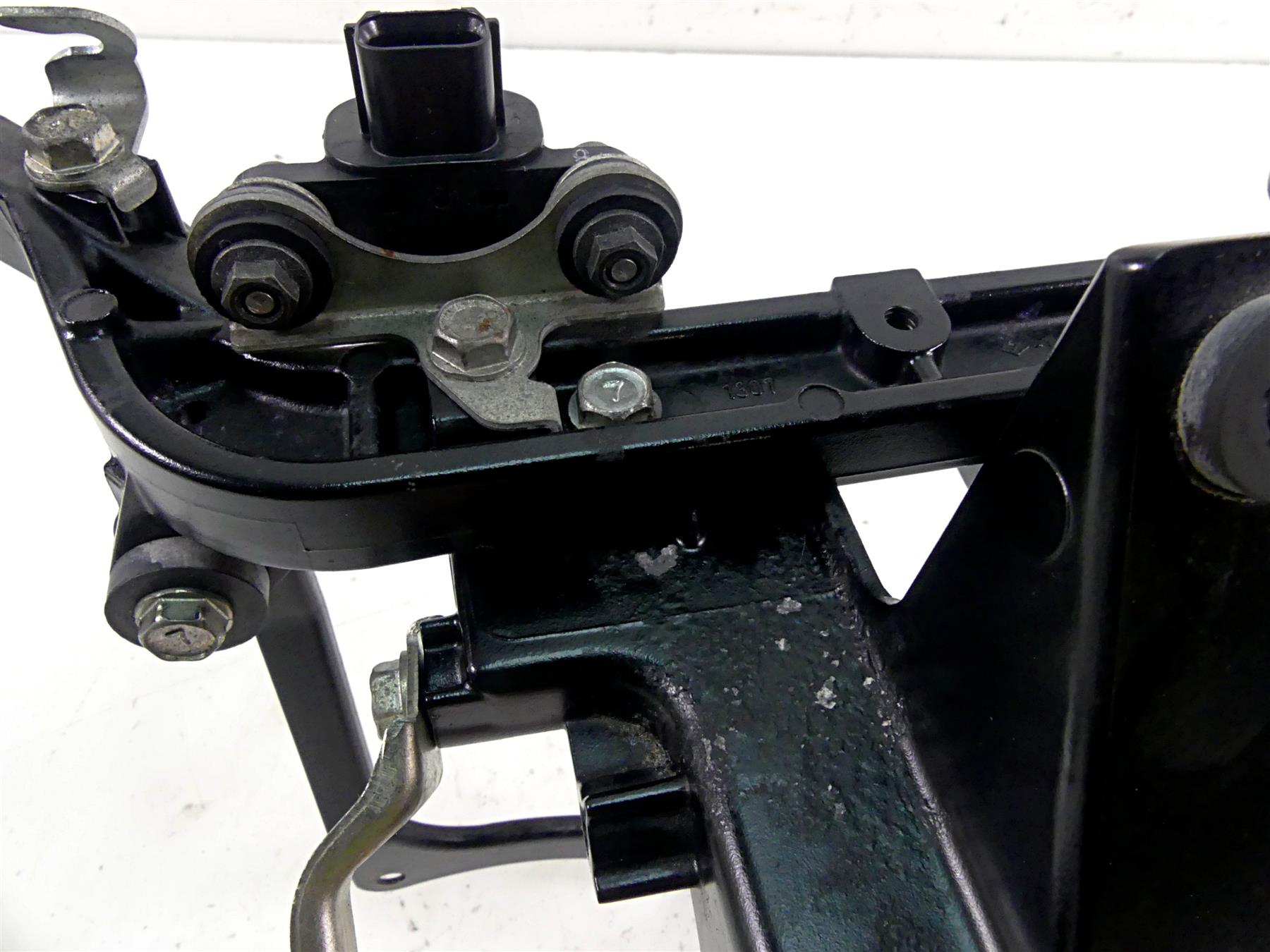 2010 Kawasaki ZX1400 ZX14 R Ninja Mirror & Speedo Holder Stay Bracket 11054-0057 {{ shop.shopifyCountryName }} - Mototech271