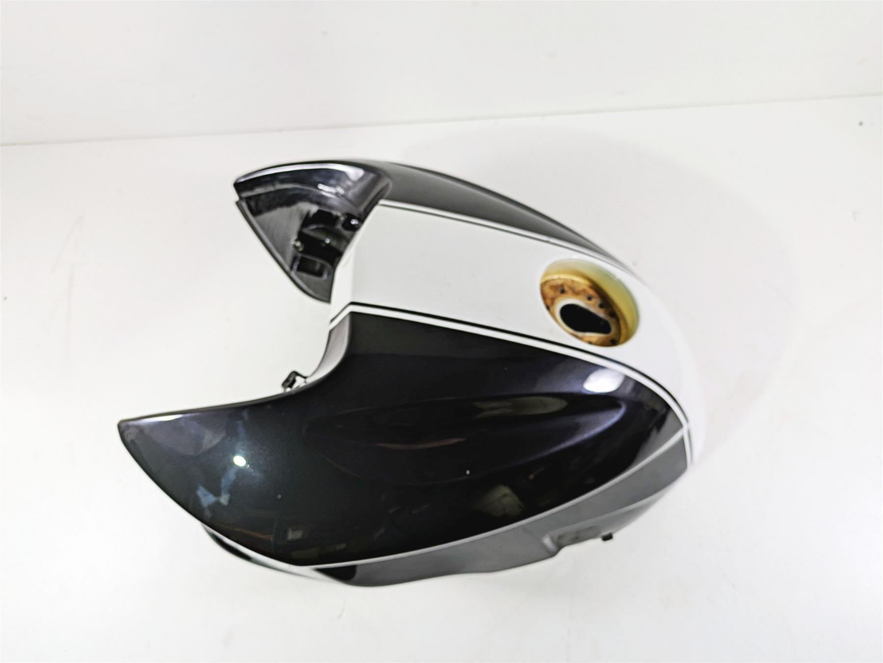 2012 BMW R1200R K27 Fuel Gas Petrol Tank Reservoir - Dents 16118535094 {{ shop.shopifyCountryName }} - Mototech271