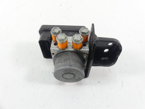 2015 Harley FLD Dyna Switchback Abs Brake Pump Module 48340-12 | Mototech271