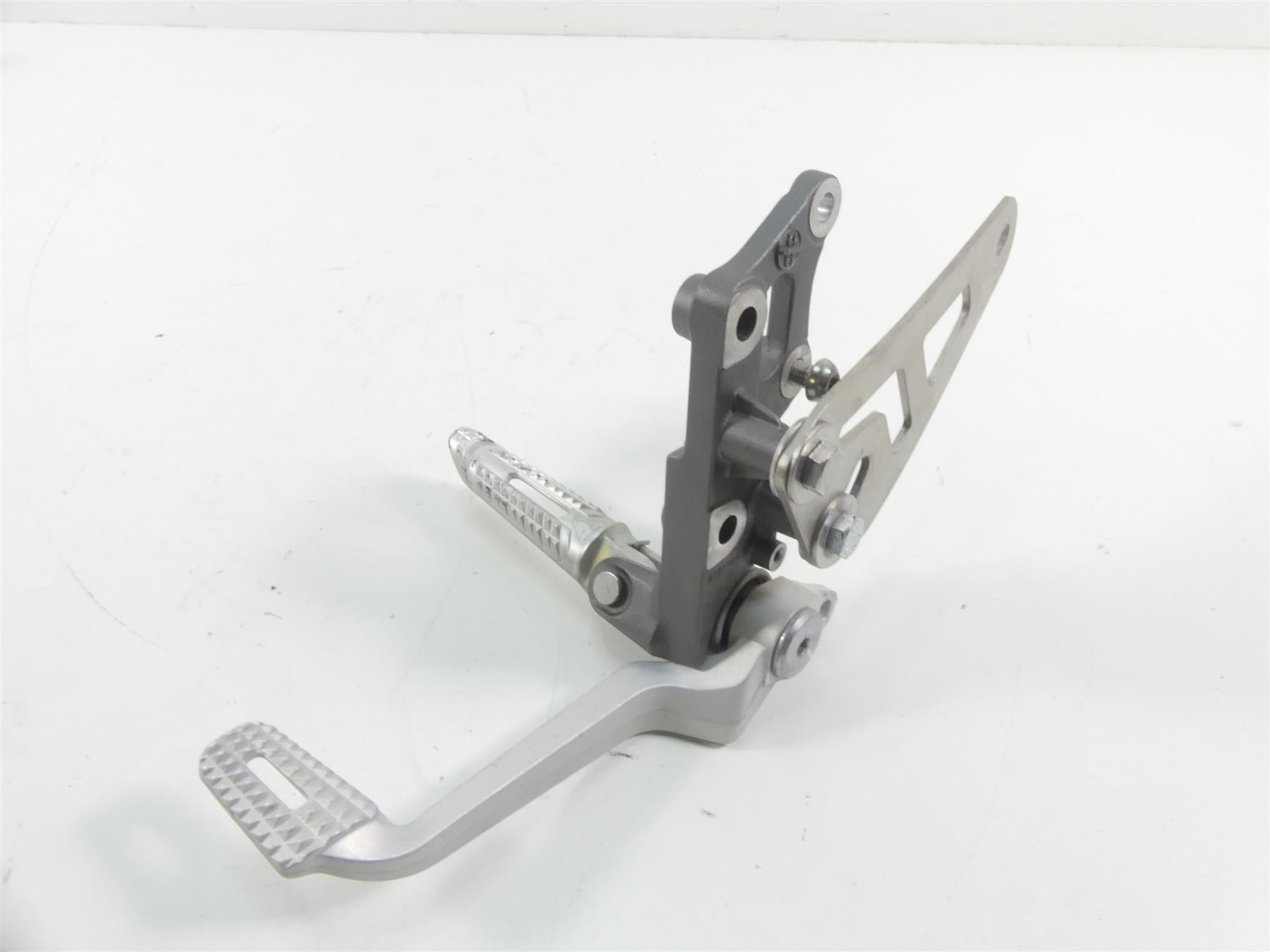 2020 Triumph Speed Triple RS 1050 Front Right Footpeg & Brake Pedal T2081766 {{ shop.shopifyCountryName }} - Mototech271