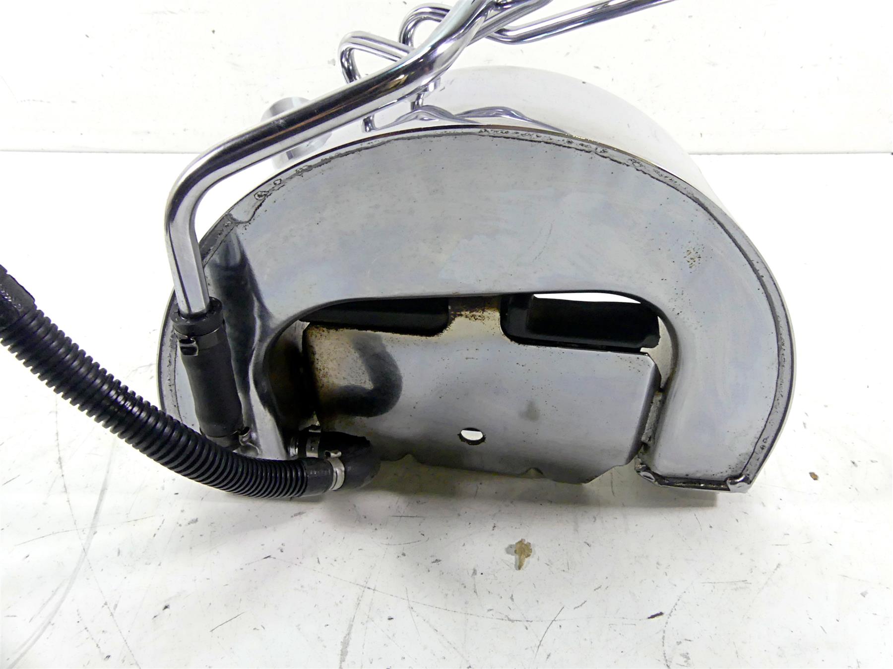 2006 Harley Softail FXSTSI Springer Oil Tank Reservoir & All Hoses 62498-00A {{ shop.shopifyCountryName }} - Mototech271