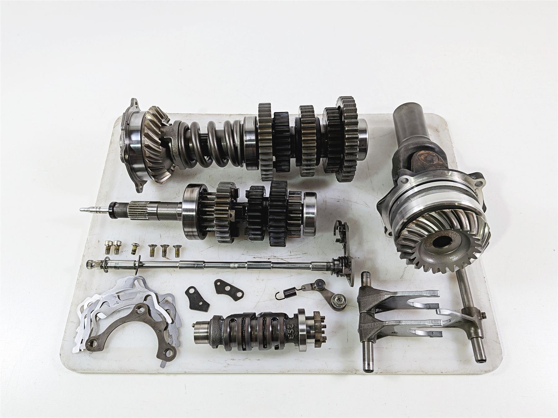 2009 Yamaha VMX17 V-Max 1700 Transmission & Middle Gear Set 2S3-Y1754-00 {{ shop.shopifyCountryName }} - Mototech271