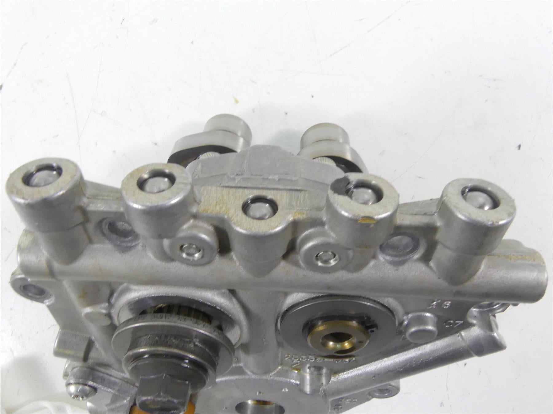 2015 Harley FXDF Dyna Fat Bob Camshaft Cam Shaft Plate Oil Pump Set 25358-06A {{ shop.shopifyCountryName }} - Mototech271