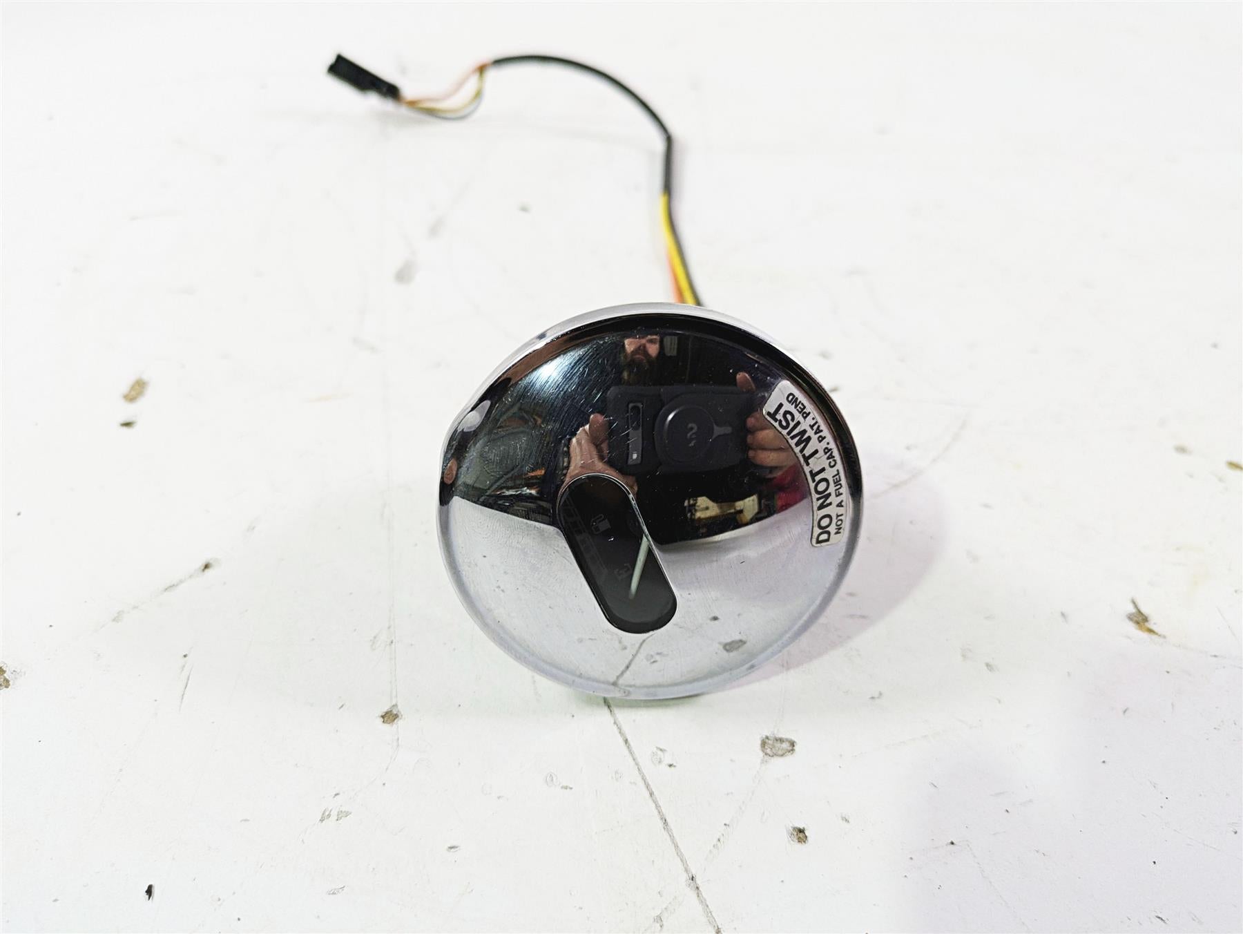 2005 Harley Softail FLSTSCI Heritage Springer Fuel Level Gauge - Read 75053-01B {{ shop.shopifyCountryName }} - Mototech271