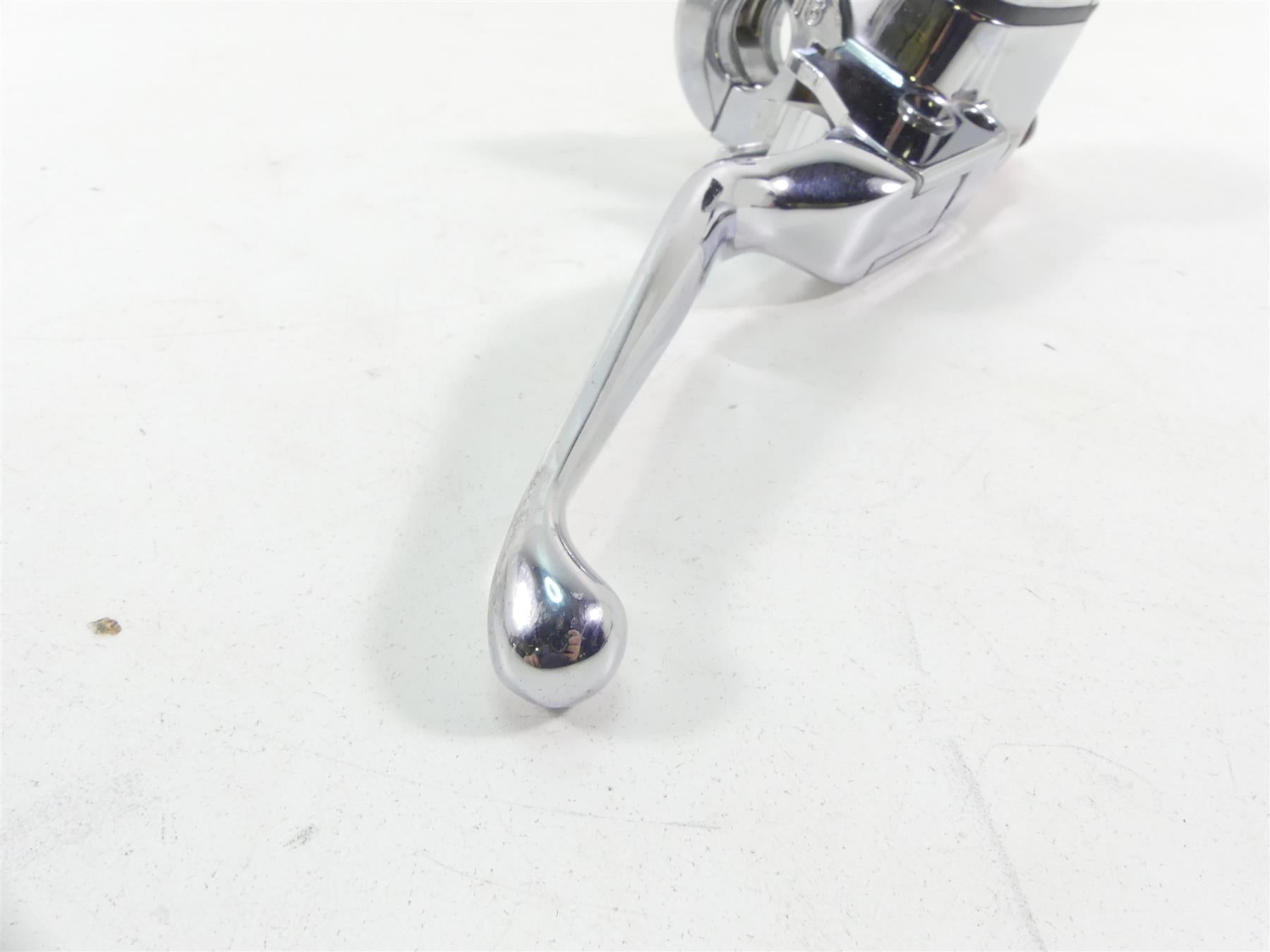 2004 Harley FLHTC SE CVO Electra Glide Front Brake Mstr Cylinder 11/16 45179-02 {{ shop.shopifyCountryName }} - Mototech271