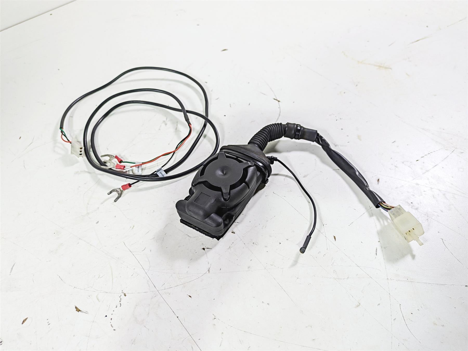 2014 Moto Guzzi California 1400 Touring Alarm Box Module -NO KEY FOB 887335 {{ shop.shopifyCountryName }} - Mototech271