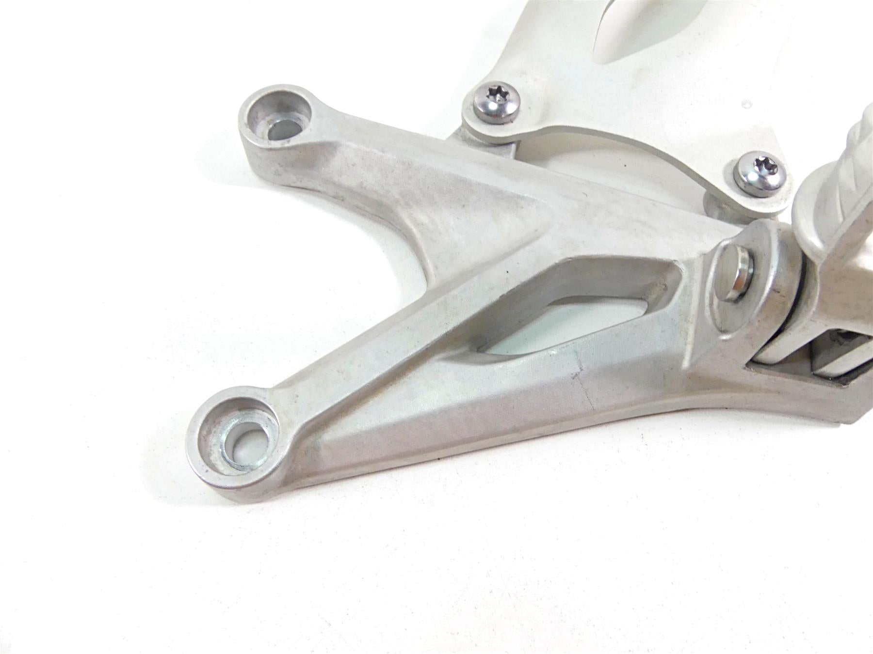 2022 Triumph Speed Triple 1200 RS Front Left Footpeg & Shifter T2082544 T2082910 {{ shop.shopifyCountryName }} - Mototech271