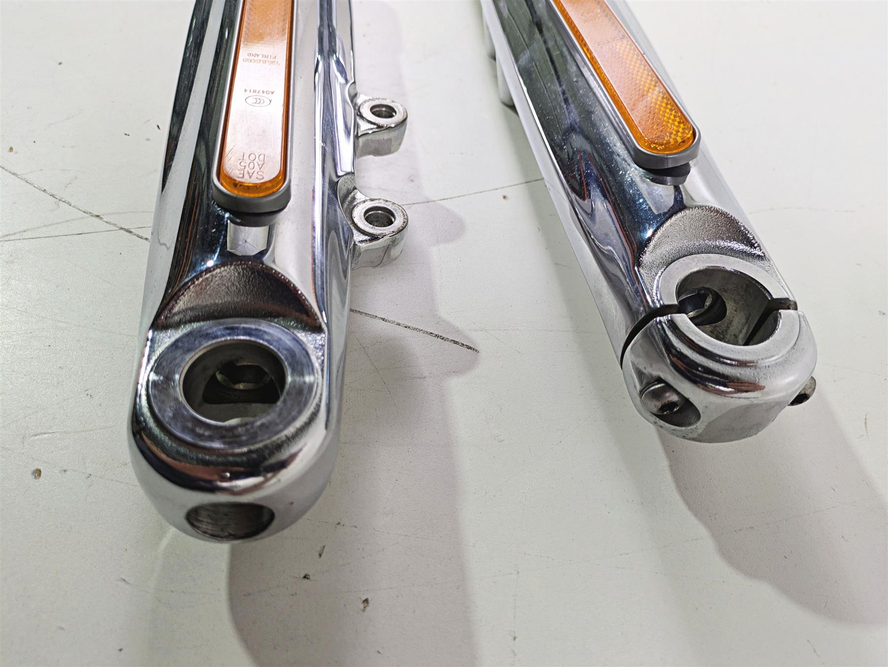 2009 Harley FXCWC Softail Rocker Chrome Front Fork Leg Set 46950-08 46953-08 {{ shop.shopifyCountryName }} - Mototech271