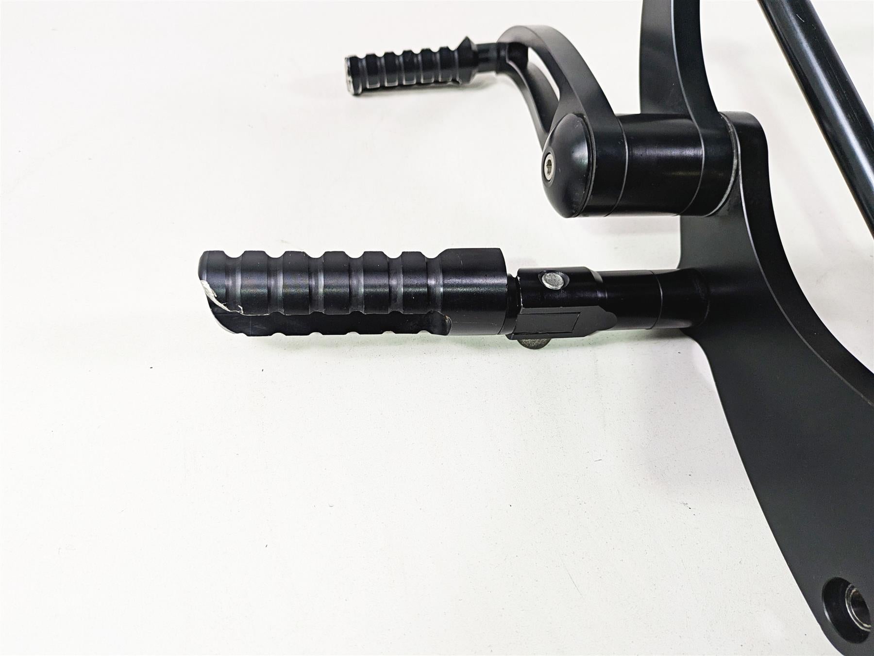 2021 Harley Softail FXST Standard Tarazon Fw Control Footrests - Read ?RSHD-SB18 {{ shop.shopifyCountryName }} - Mototech271