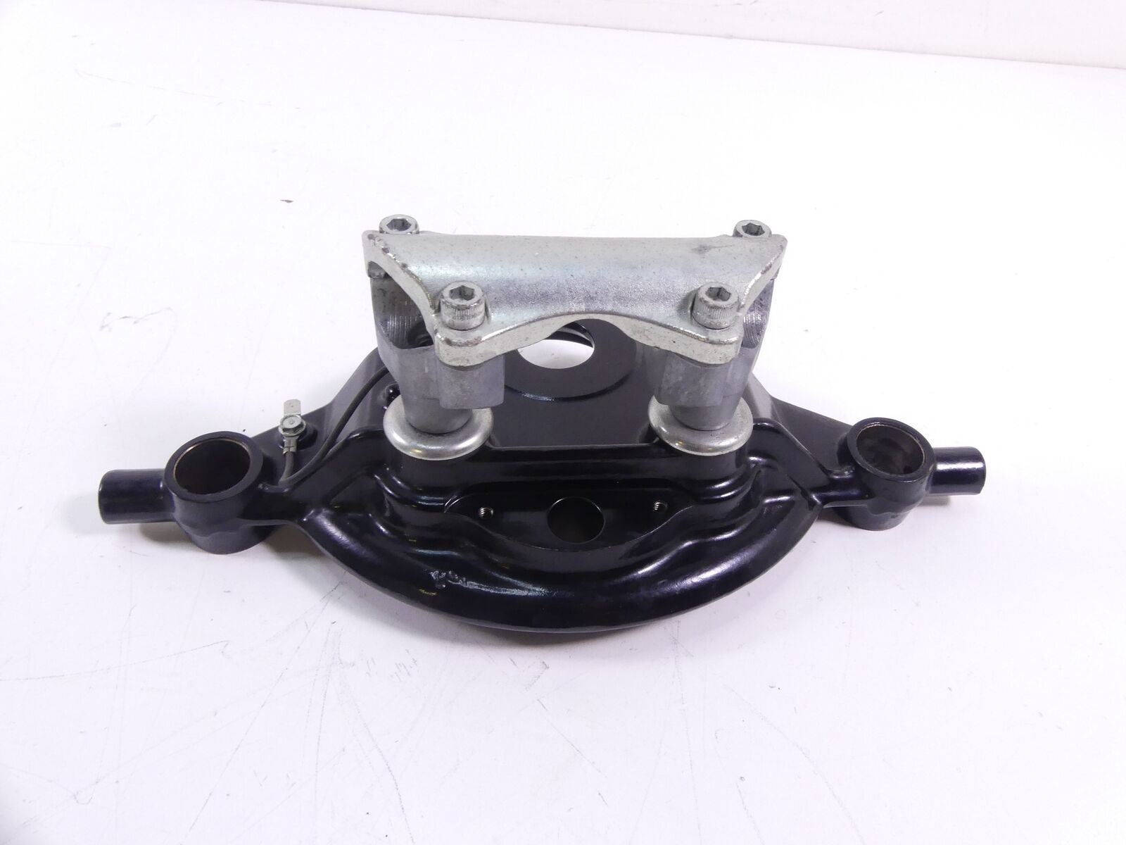 2010 Harley Touring FLHX Street Glide Upper Triple Tree & Risers 45435-10 {{ shop.shopifyCountryName }} - Mototech271