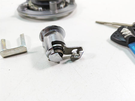2022 Suzuki GSXR 750 Ignition Switch Key Seat Lock Gas Cap Set 37100-41G11 {{ shop.shopifyCountryName }} - Mototech271