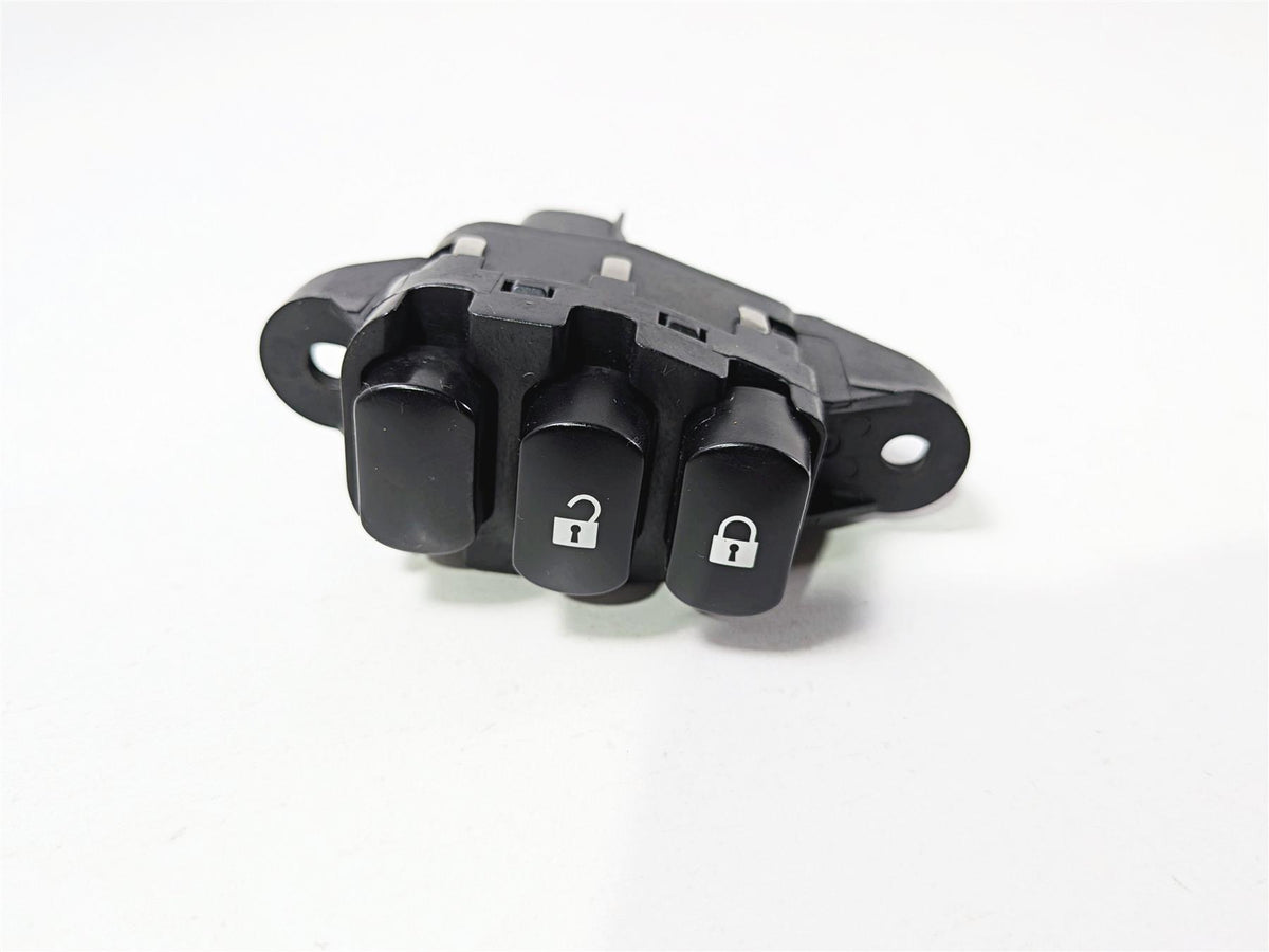 2015 Harley Touring FLTRUSE CVO Road Glide Power Lock Switch Button 71400033-Mototech271