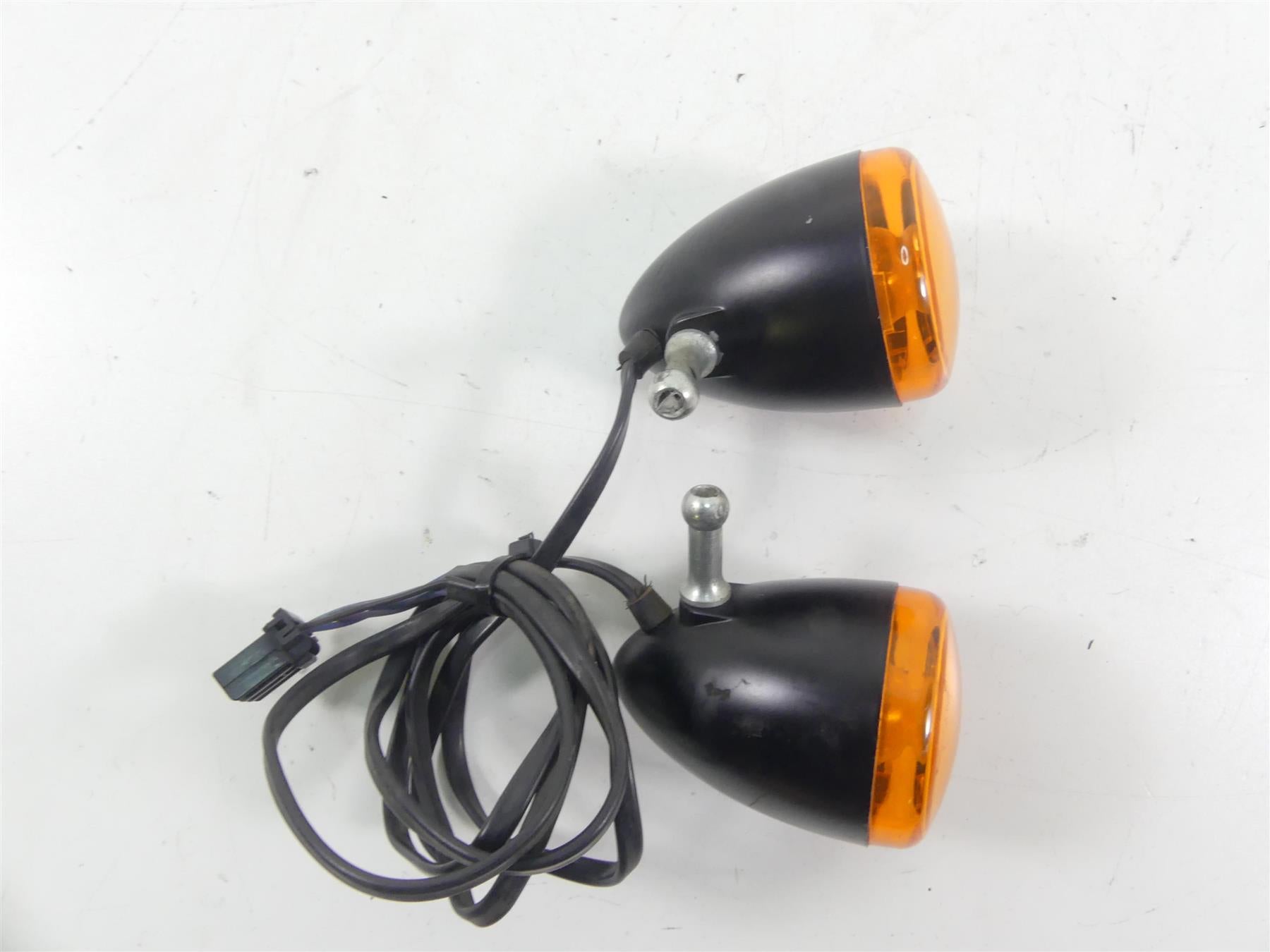 2007 Harley Sportster XL1200 Nightster Front Turn Signal Blinker Set 68972-00 {{ shop.shopifyCountryName }} - Mototech271