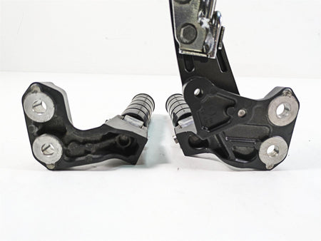 2009 Yamaha XV1900 Raider Rear Passenger Footpeg Rest Set 5C7-27430-00-00 {{ shop.shopifyCountryName }} - Mototech271