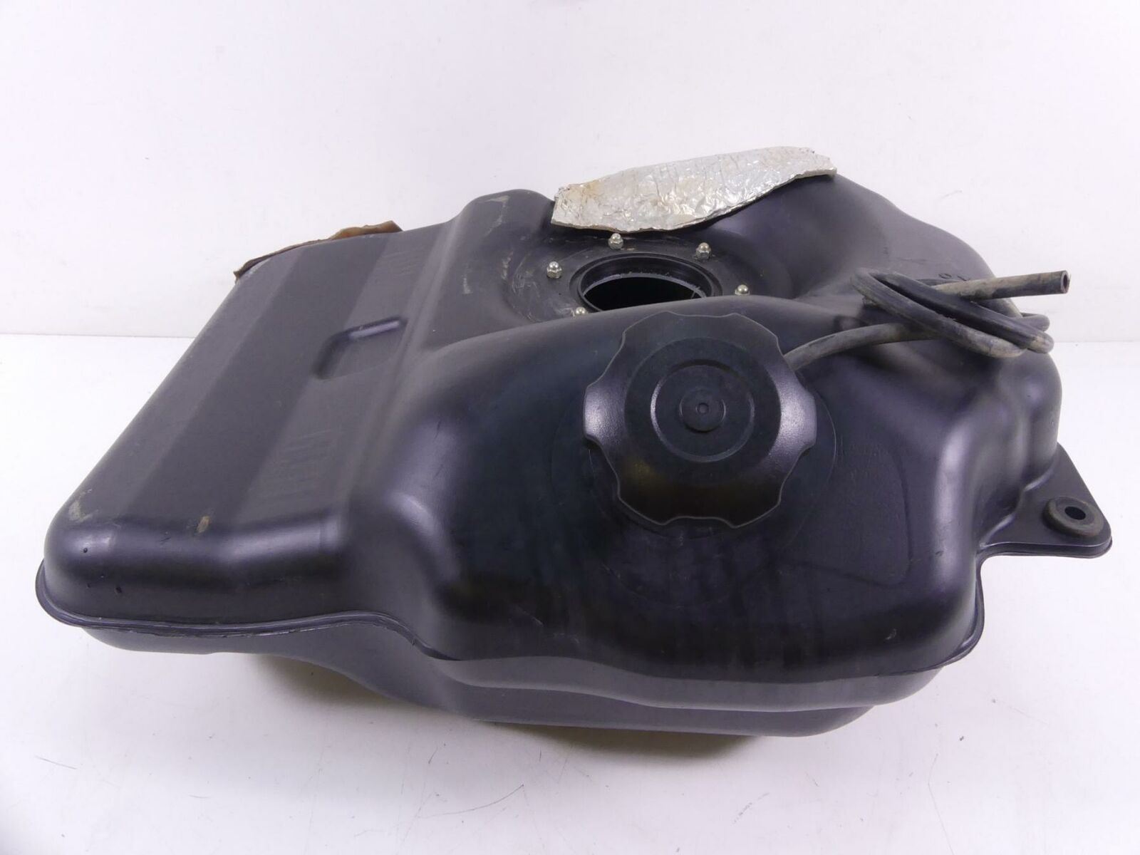 2016 Yamaha YXZ1000 R EPS SE Fuel Gas Petrol Reservoir Tank 2HC-F4110-00-00 {{ shop.shopifyCountryName }} - Mototech271