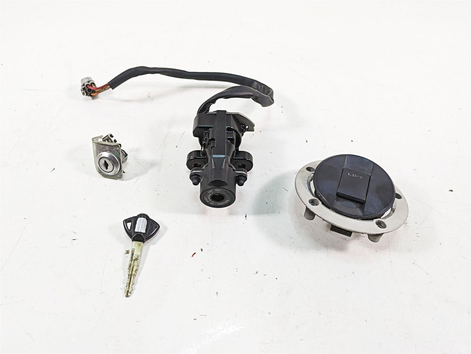 2009 Suzuki GSXR750 K9 Ignition Switch Key Lock Set 37101-40820 37101-40822 {{ shop.shopifyCountryName }} - Mototech271