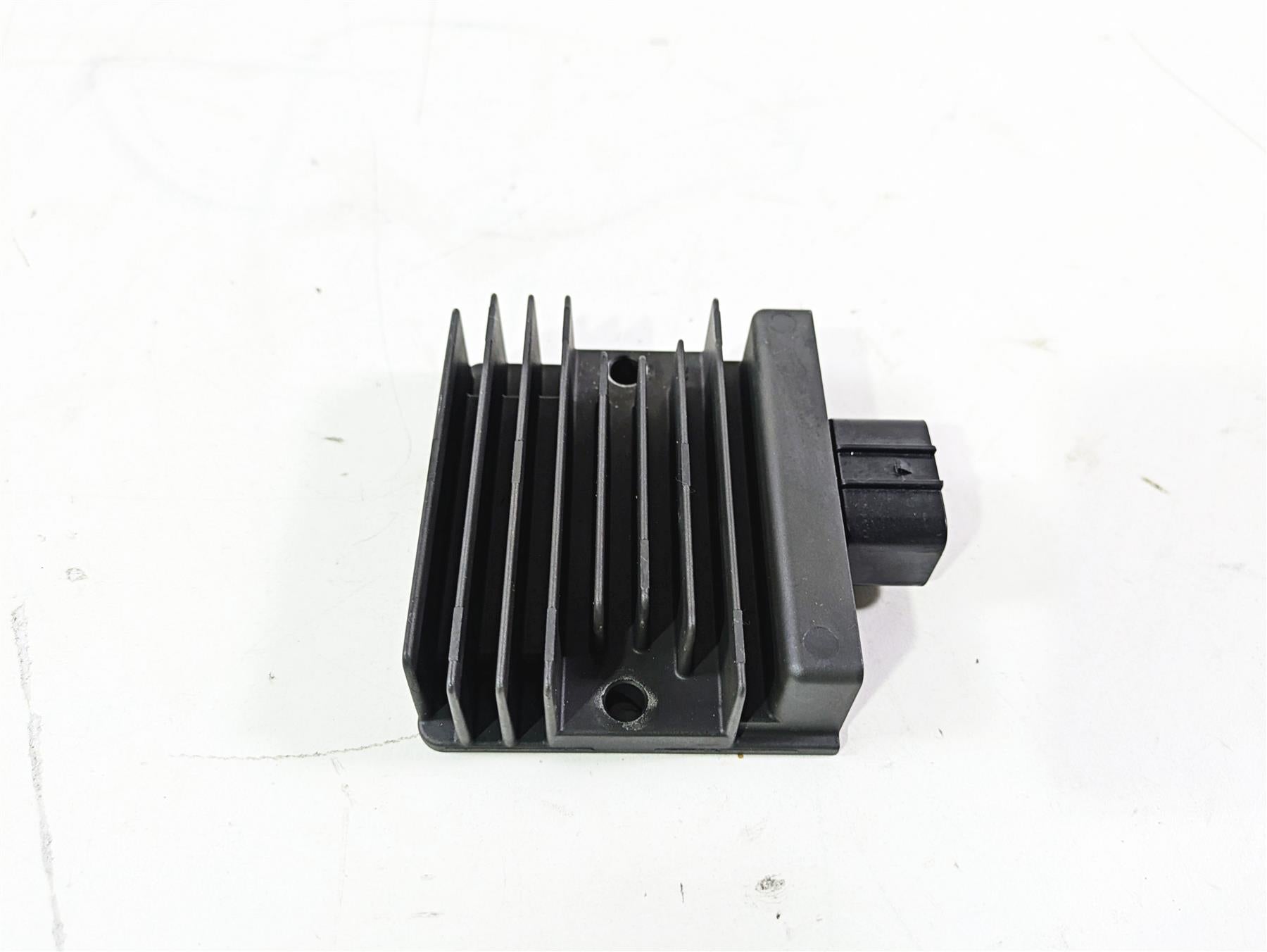 2024 Kawasaki ZX6R ZX636 Ninja Rectifier Voltage Regulator SH868AA 21066-0756 {{ shop.shopifyCountryName }} - Mototech271