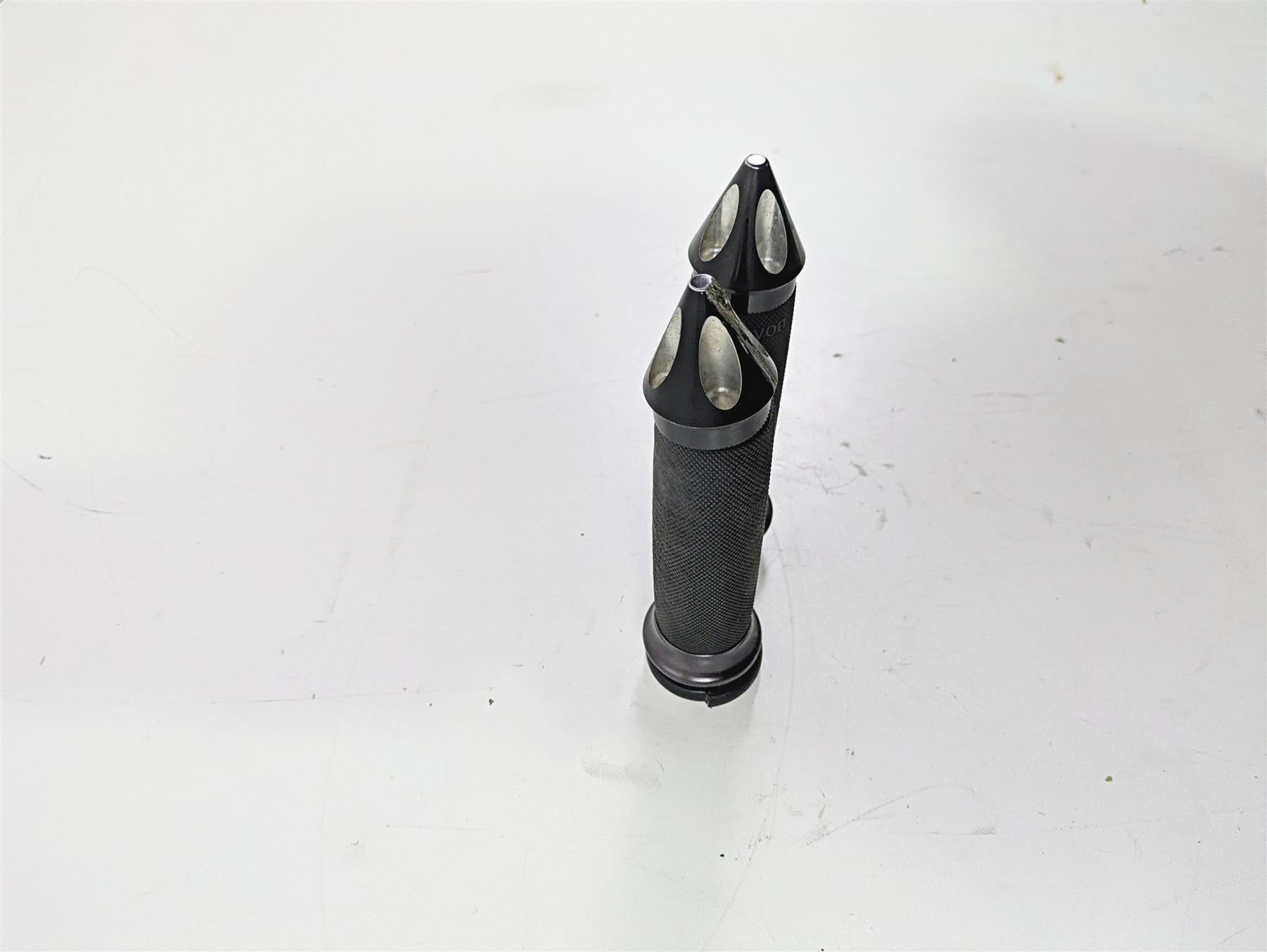 2001 Harley Touring FLHX Street Glide Avon Spike Hand Grip Set Grips 61-0387 {{ shop.shopifyCountryName }} - Mototech271