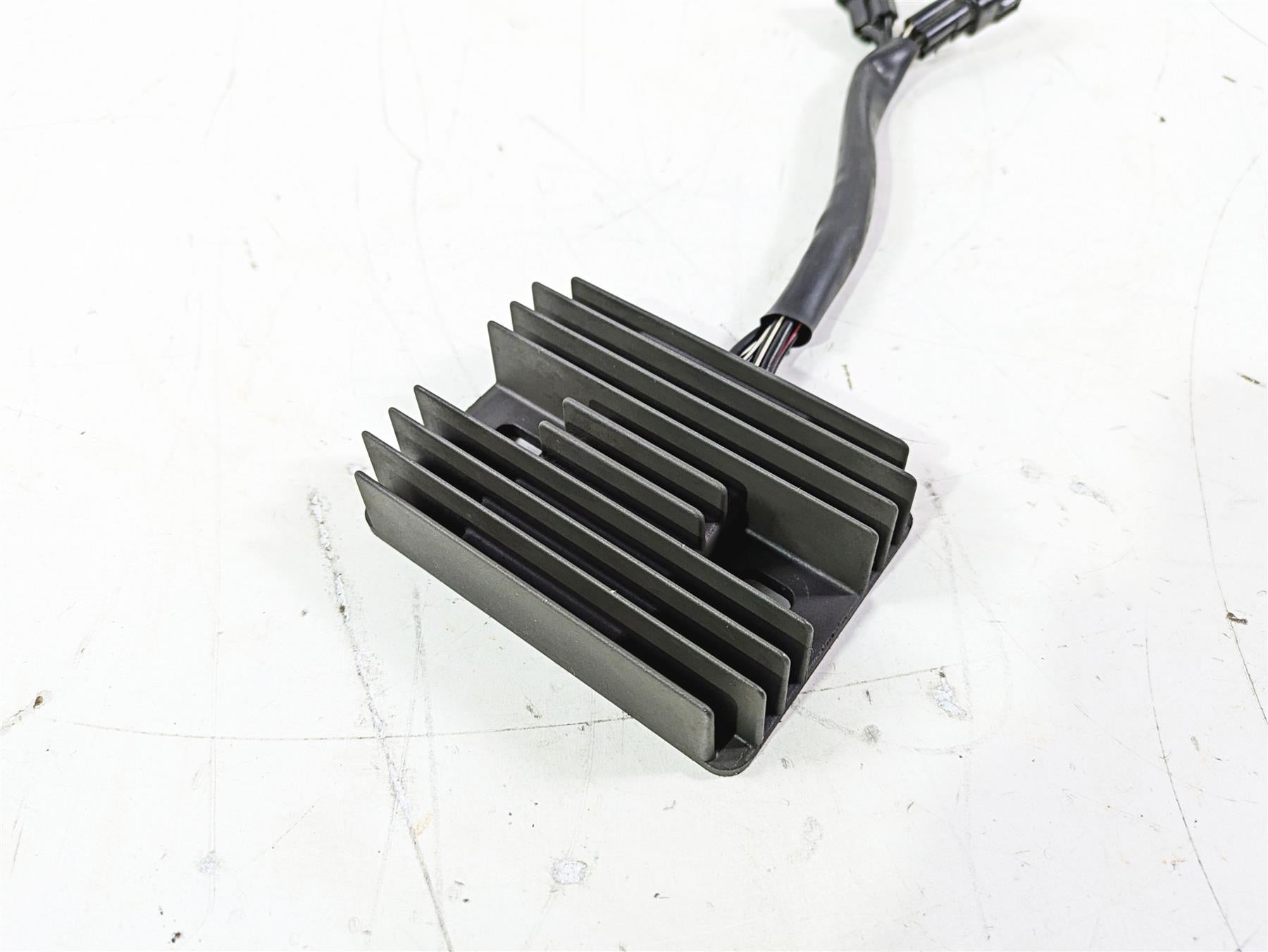 2016 Suzuki GSXR1000 Rectifier Voltage Regulator SH811AA 32800-47H00 {{ shop.shopifyCountryName }} - Mototech271