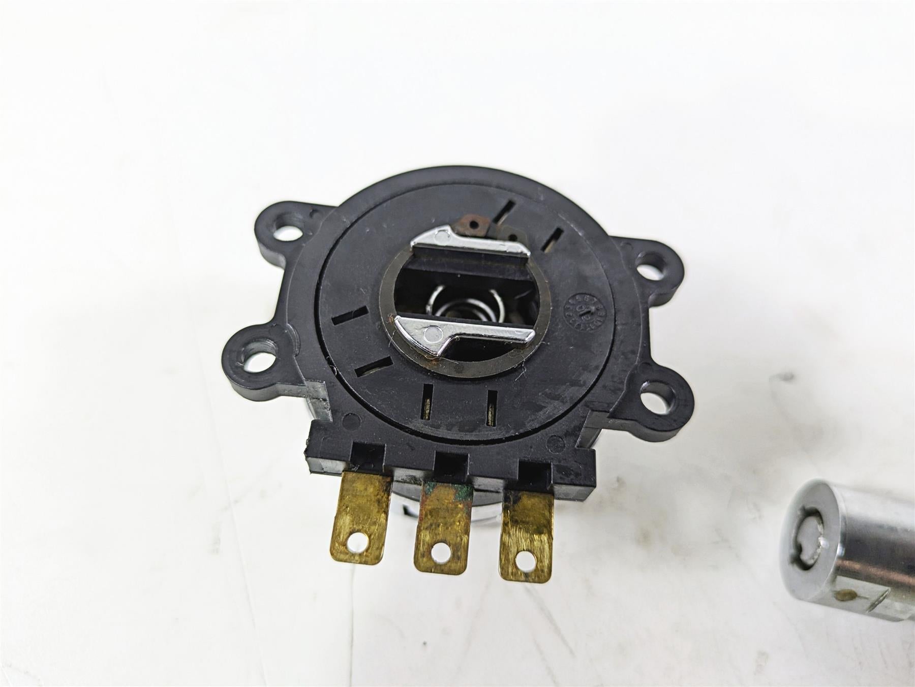 2003 Harley Softail FXSTDI Deuce 100th Ignition Switch Key Lock Set 71450-04 {{ shop.shopifyCountryName }} - Mototech271