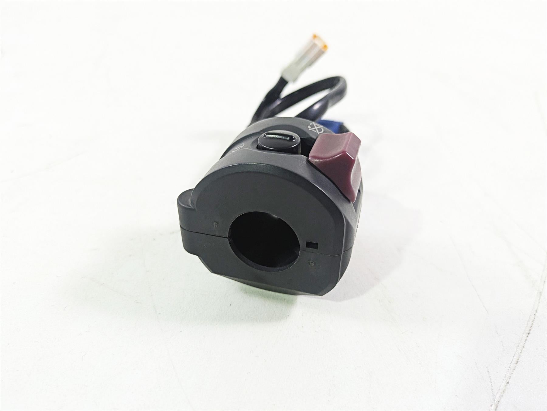 2015 Ducati Hypermotard 821 SP Right Hand Stat Stop Control Switch 65010121E {{ shop.shopifyCountryName }} - Mototech271