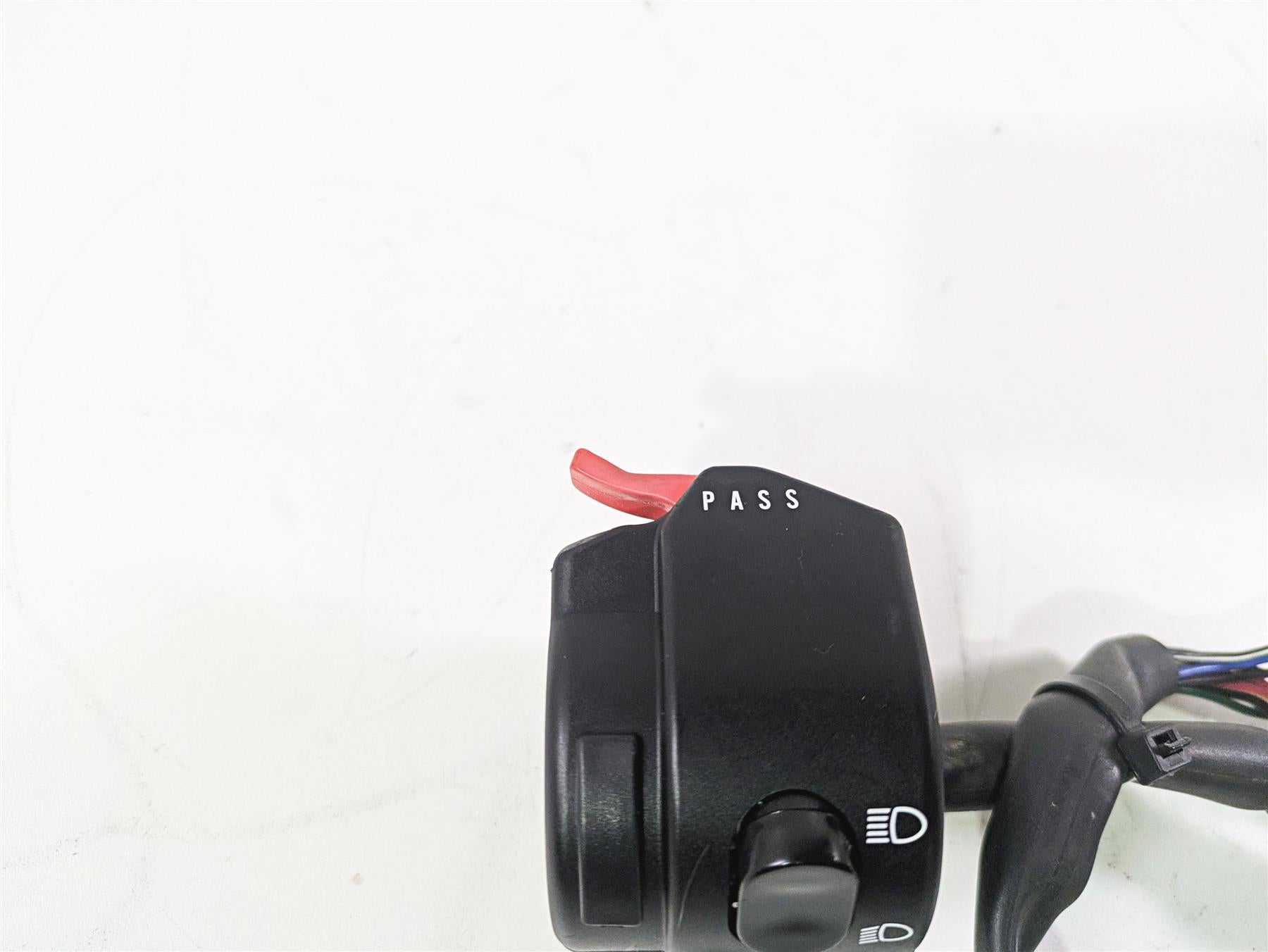 2013 Triumph Bonneville Left Hand Turn Signal Control Switch T2040328 {{ shop.shopifyCountryName }} - Mototech271