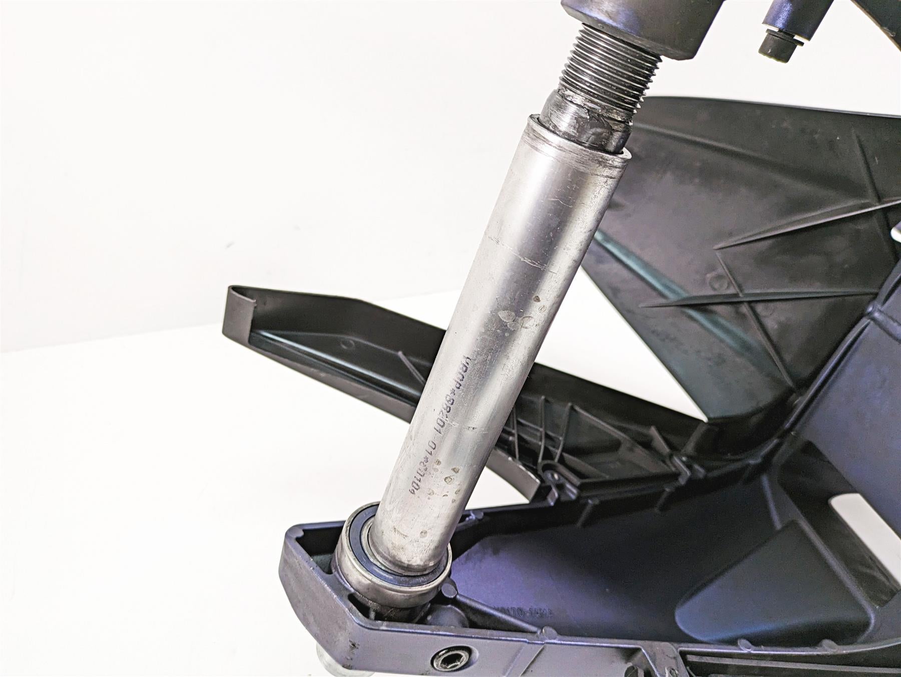 2008 Buell 1125 R Rear Swingarm Swing Arm Axle - Read K0003.1AMYCR K0170-1AMA {{ shop.shopifyCountryName }} - Mototech271