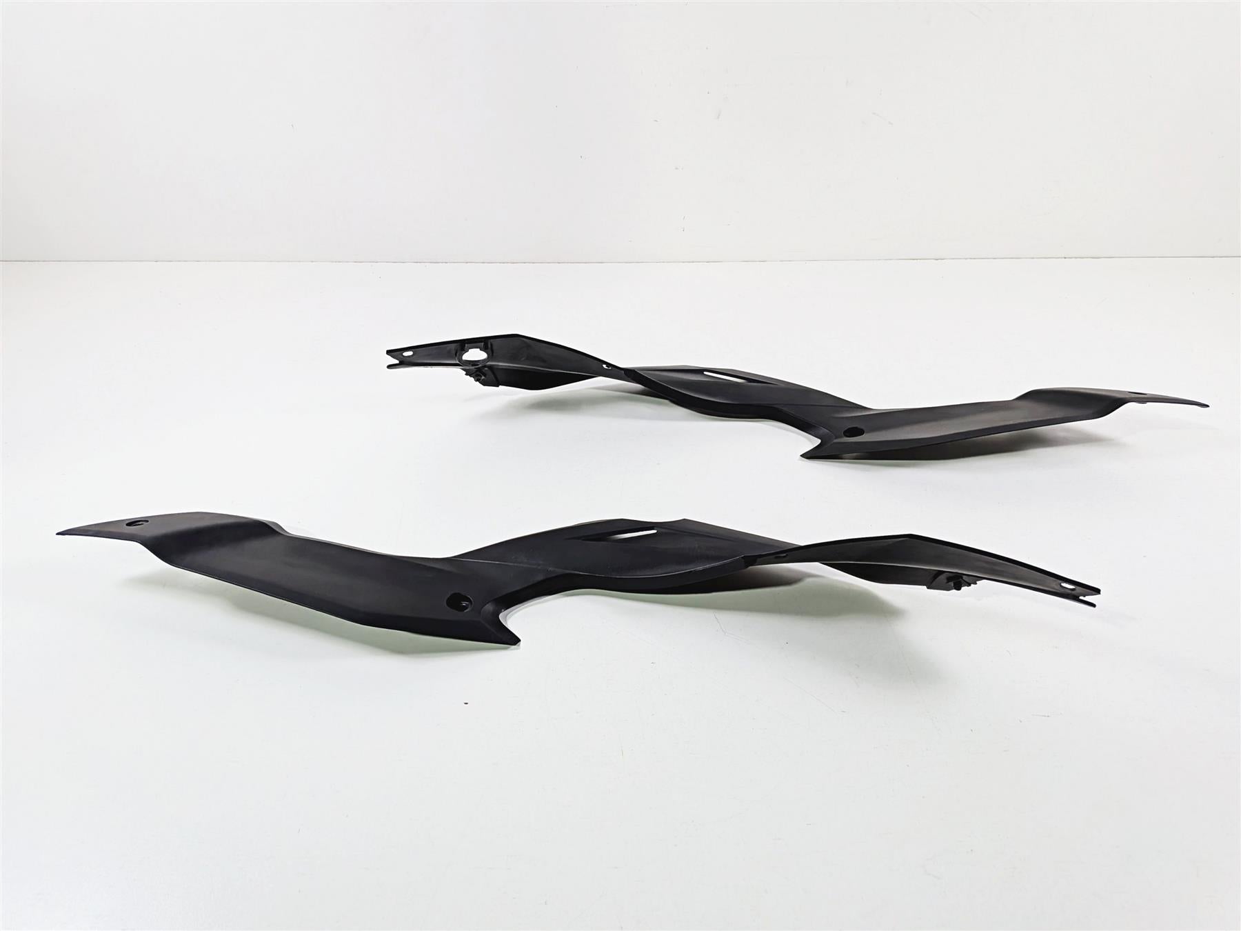 2011 Ducati Streetfighter 1098 S Under Seat Side Cover Set 48211562A 48211572A {{ shop.shopifyCountryName }} - Mototech271