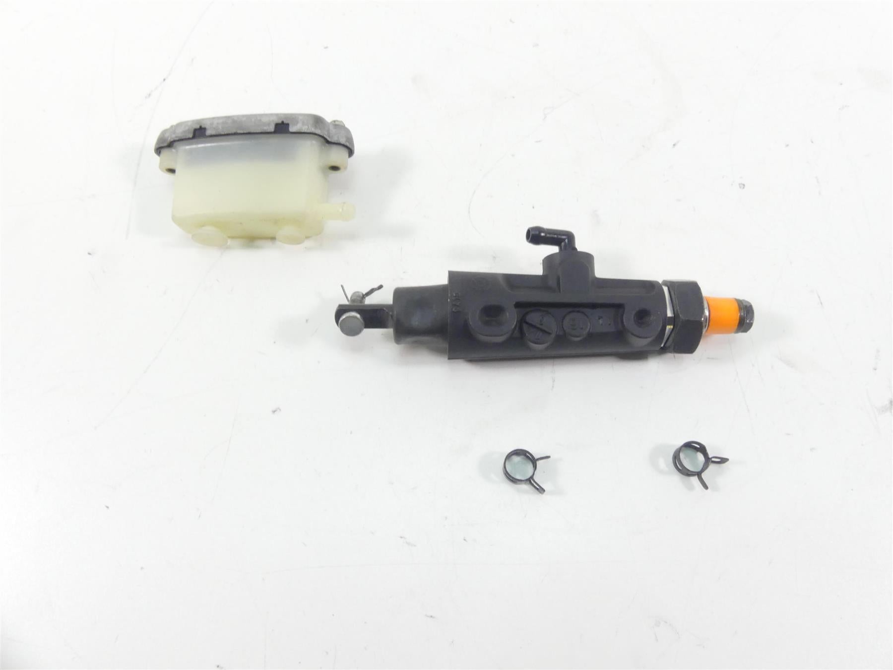 2011 Harley VRSCF Muscle Rod Rear Brembo Brake Master Cylinder - Read 44740-06A | Mototech271
