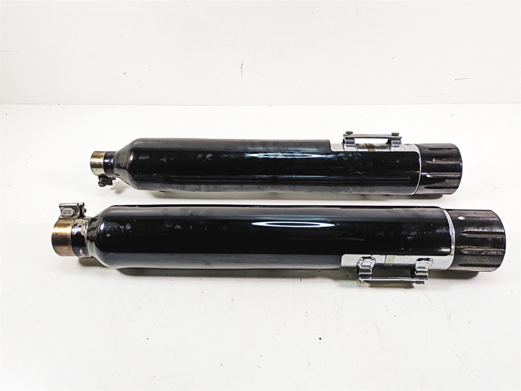 2018 Harley Touring FLHXSE CVO Street Glide Exhaust Pipe Muffler Set 64900732 {{ shop.shopifyCountryName }} - Mototech271