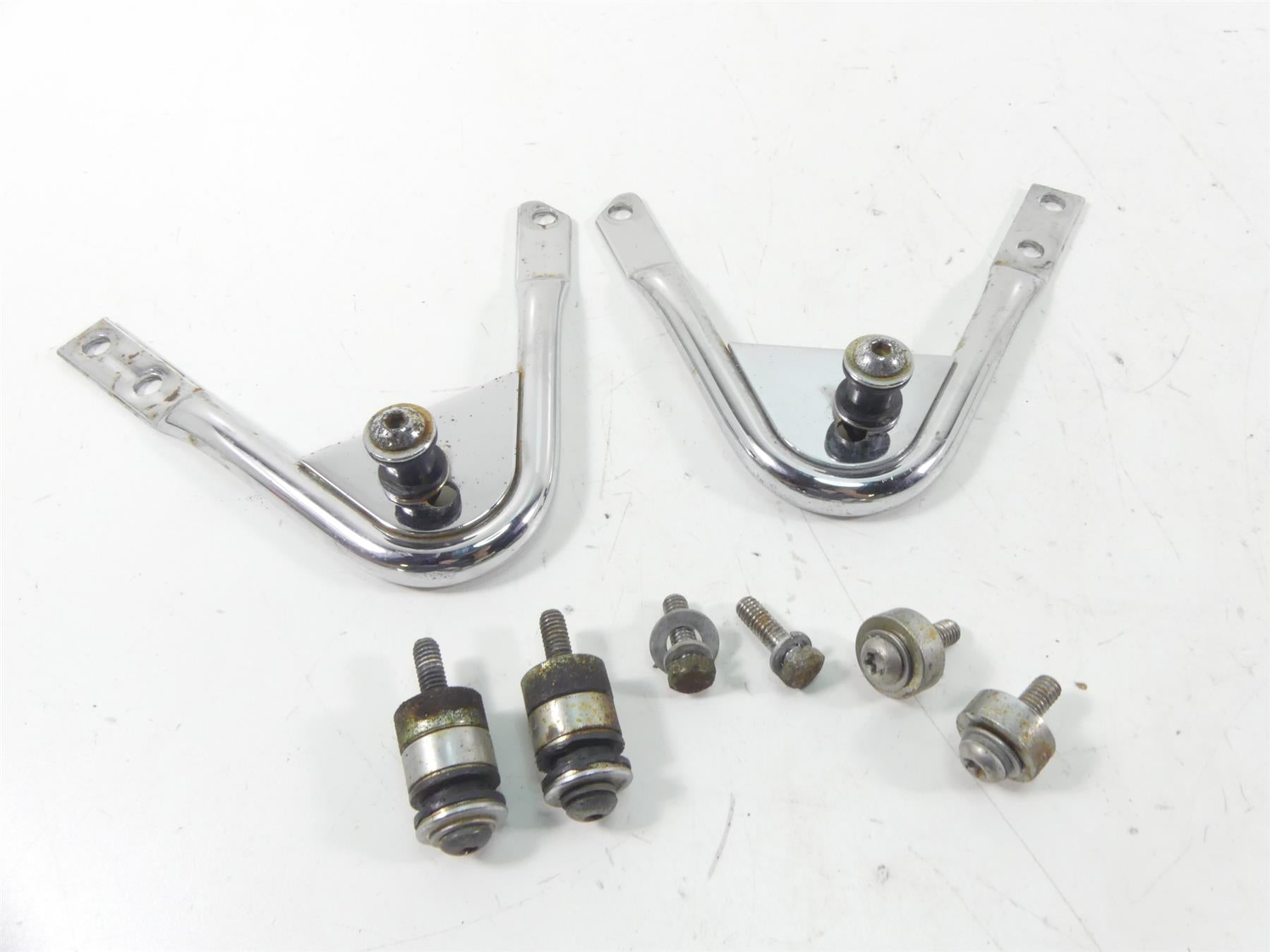 2005 Harley Touring CVO FLHTC SE Electra Glide  Trunk Mounts Brackets 53706-95 | Mototech271