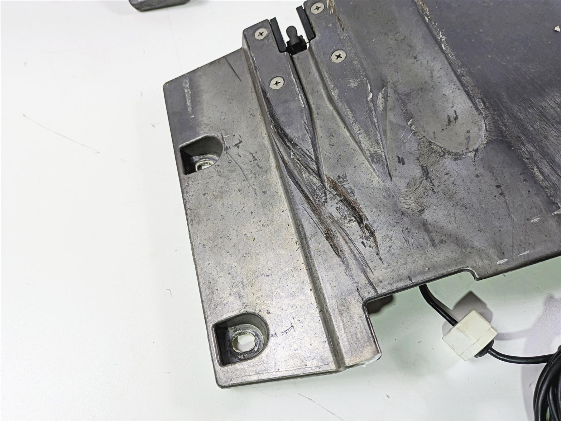 2006 Yamaha GP1300R Waverunner Lower Skid Riding Plate Set F1G-U273B-00-00 {{ shop.shopifyCountryName }} - Mototech271