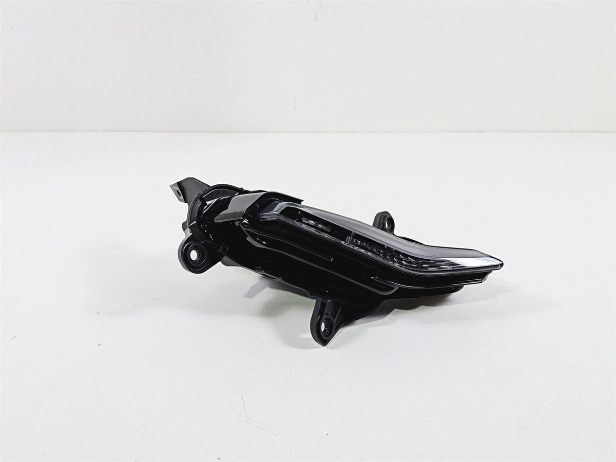2025 Yamaha YZF R7 Nice Left Pilot Headlight Running Lamp BEB-84301-00-00 {{ shop.shopifyCountryName }} - Mototech271