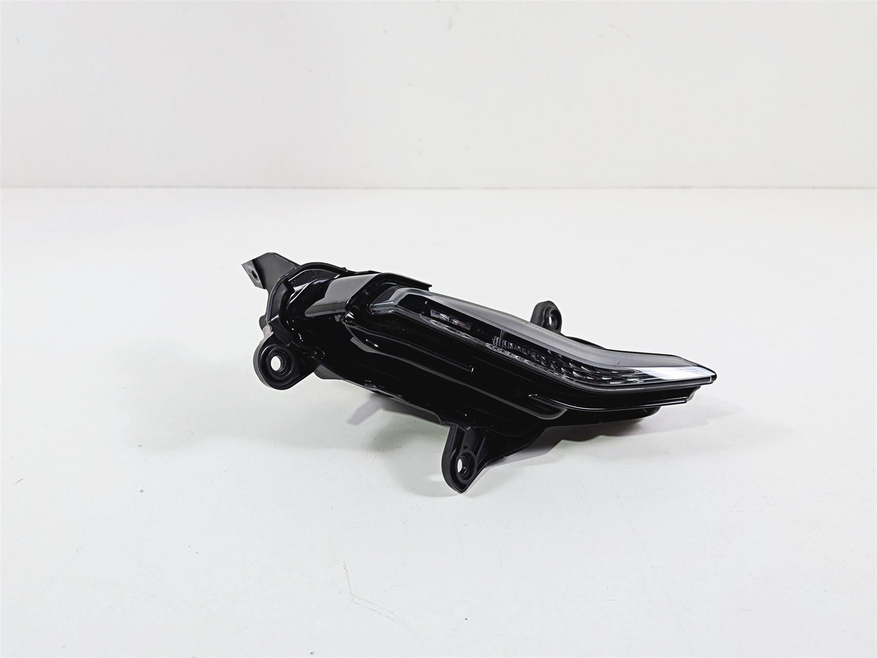 2025 Yamaha YZF R7 Nice Left Pilot Headlight Running Lamp BEB-84301-00-00 {{ shop.shopifyCountryName }} - Mototech271