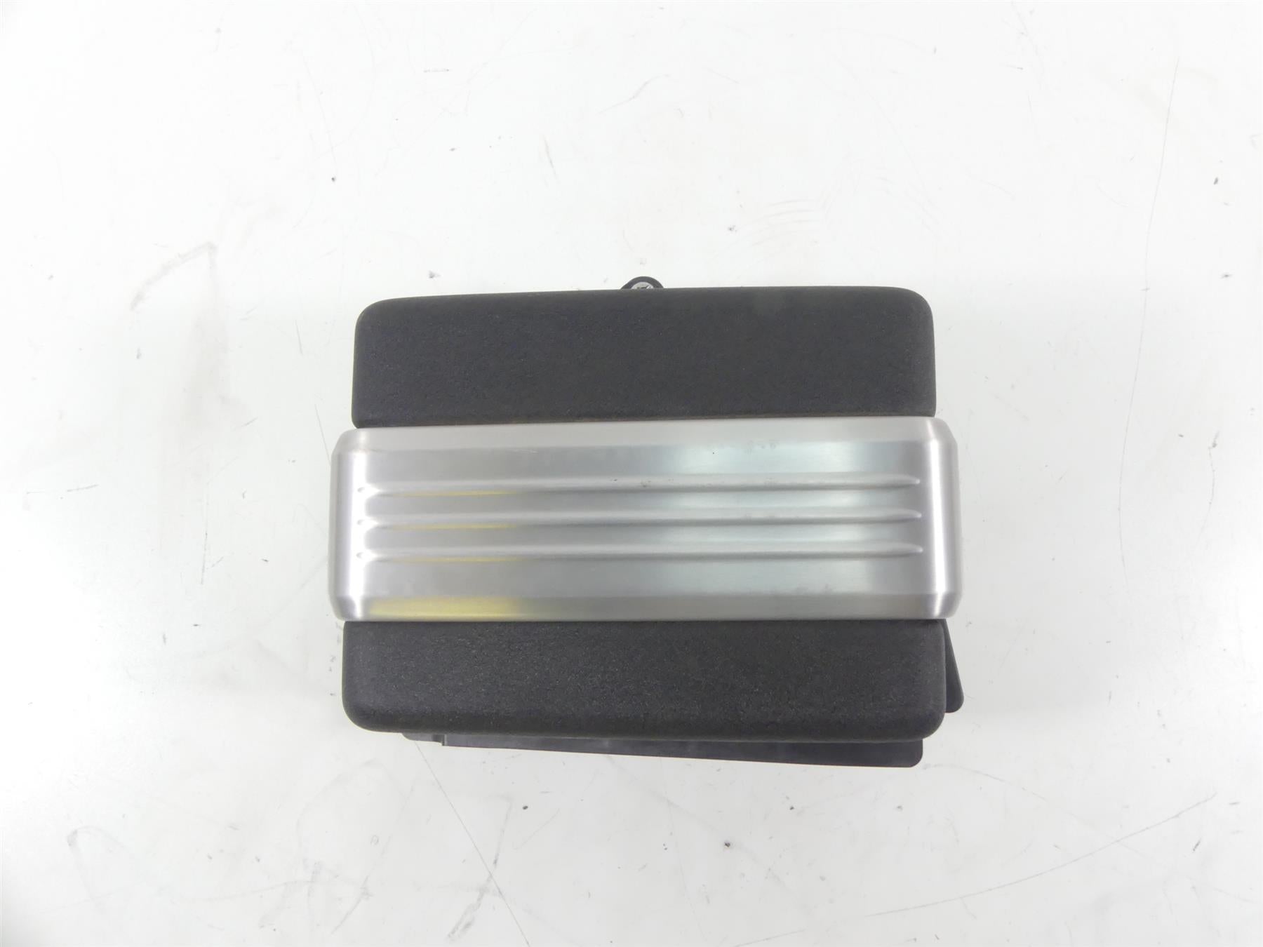 2009 Harley FXDF Dyna Fat Bob Battery Tray Holder Stay Bracket & Cover 70379-06B | Mototech271