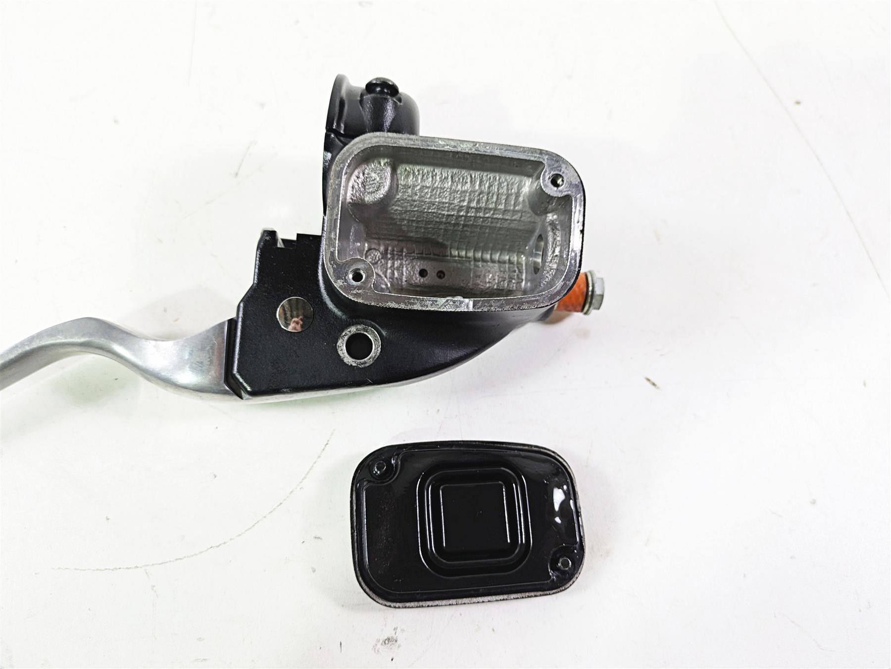 2017 Harley FLS Softail Slim Front Brake Master Cylinder 1/2" 41700233 {{ shop.shopifyCountryName }} - Mototech271
