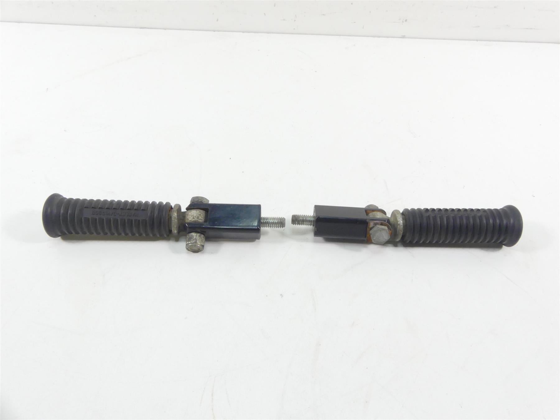 1999 Harley Davidson Sportster XL1200 Rear Passenger Foot Peg Set 50615-83 {{ shop.shopifyCountryName }} - Mototech271