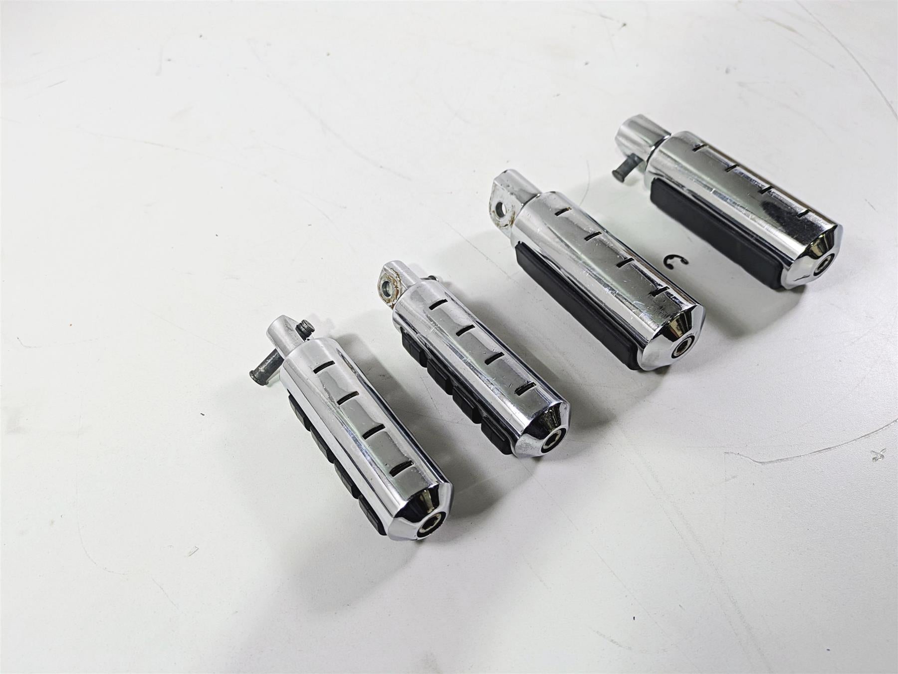 2008 Suzuki M109R VZR1800 Kuryakyn Small Iso Foot Peg Footpeg Footrest Set {{ shop.shopifyCountryName }} - Mototech271