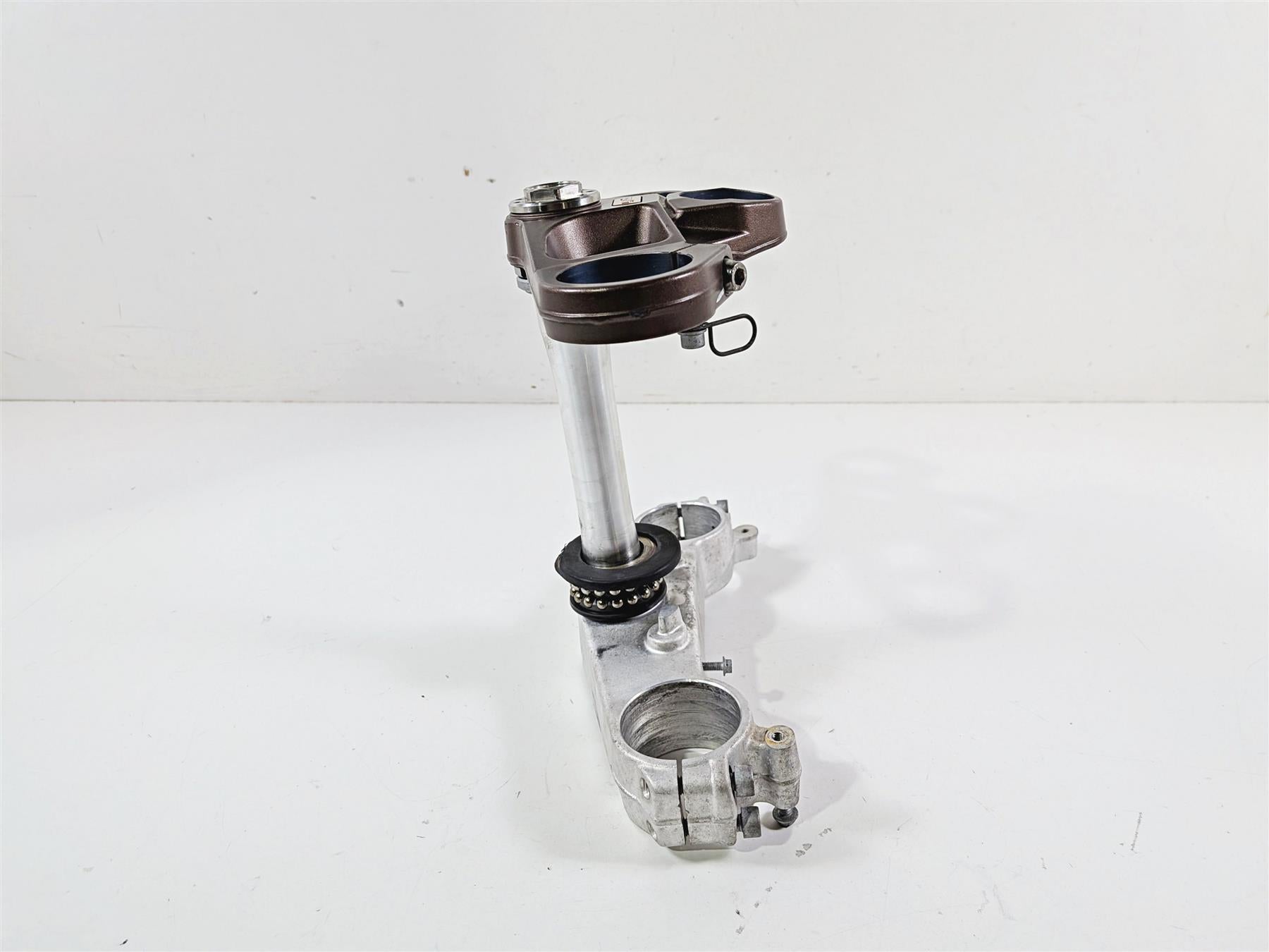 2008 Aprilia RSVR 1000 Factory Upper Lower Triple Tree Set AP8163562 AP8163061 {{ shop.shopifyCountryName }} - Mototech271