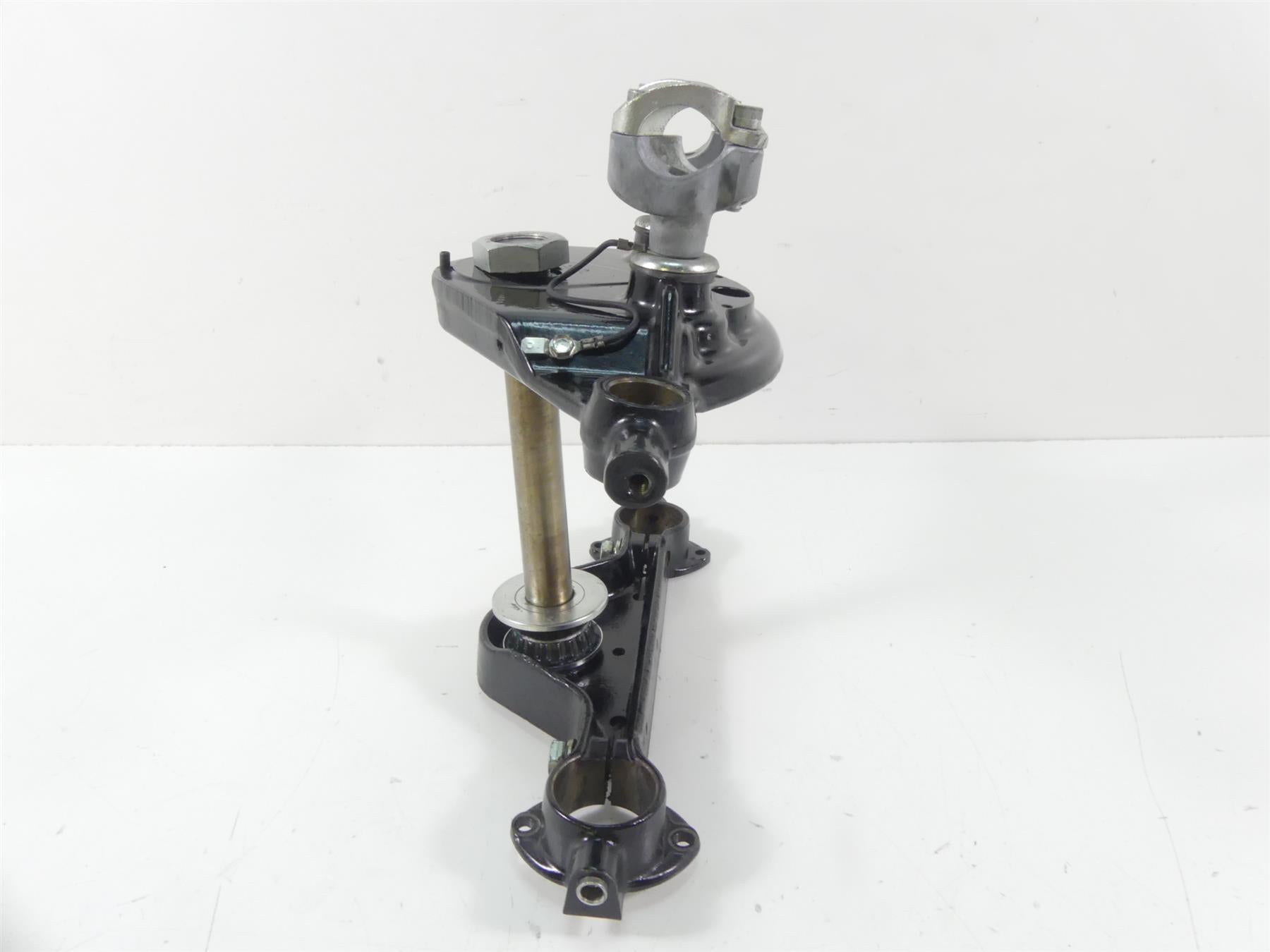 2007 Harley Touring FLHTCU SE CVO Electra Glide Upper Lower Triple Tree 45435-95 {{ shop.shopifyCountryName }} - Mototech271