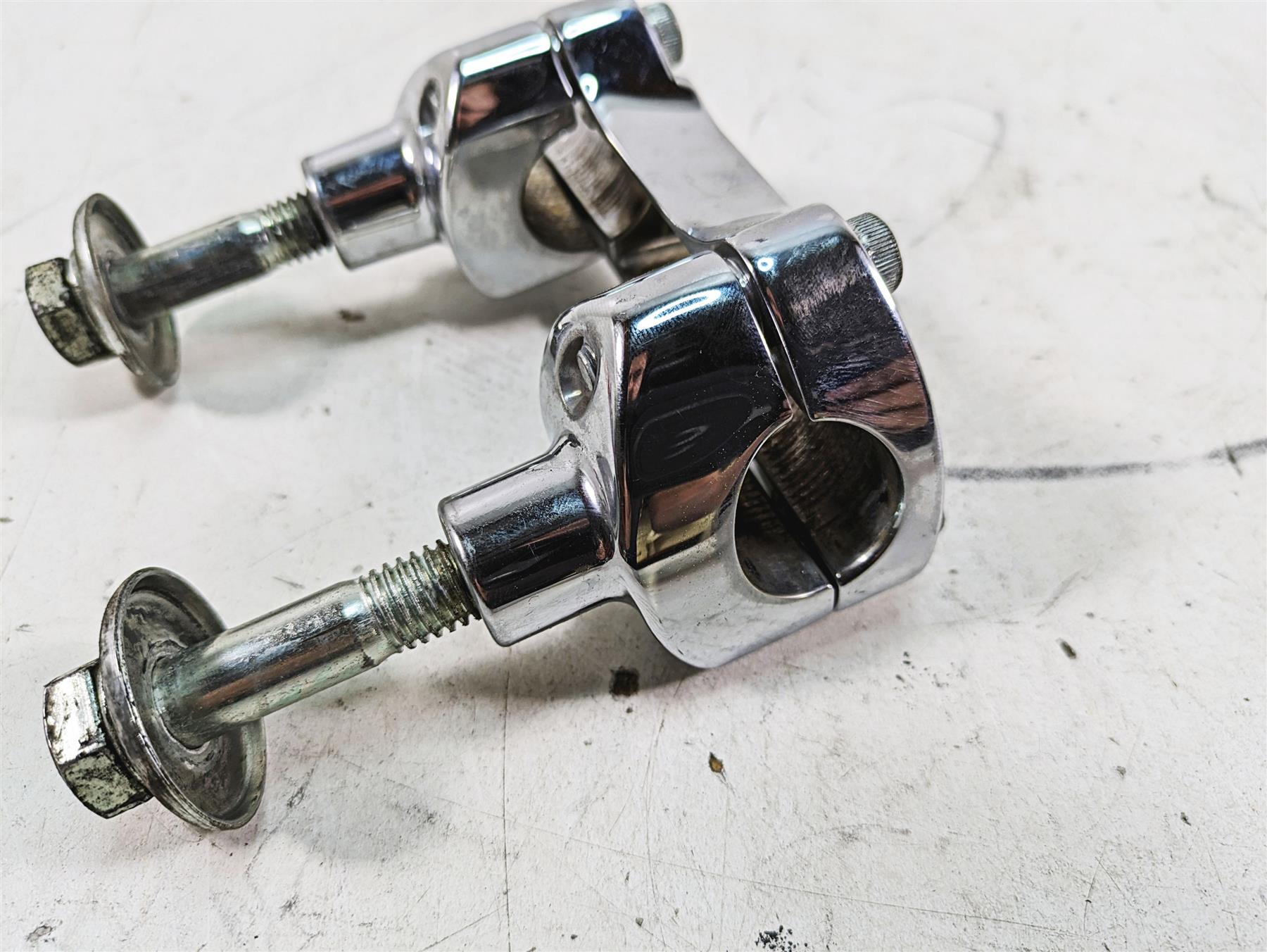 2006 Harley FLSTI Softail Heritage Handlebar Riser Holder Set 56567-86B {{ shop.shopifyCountryName }} - Mototech271