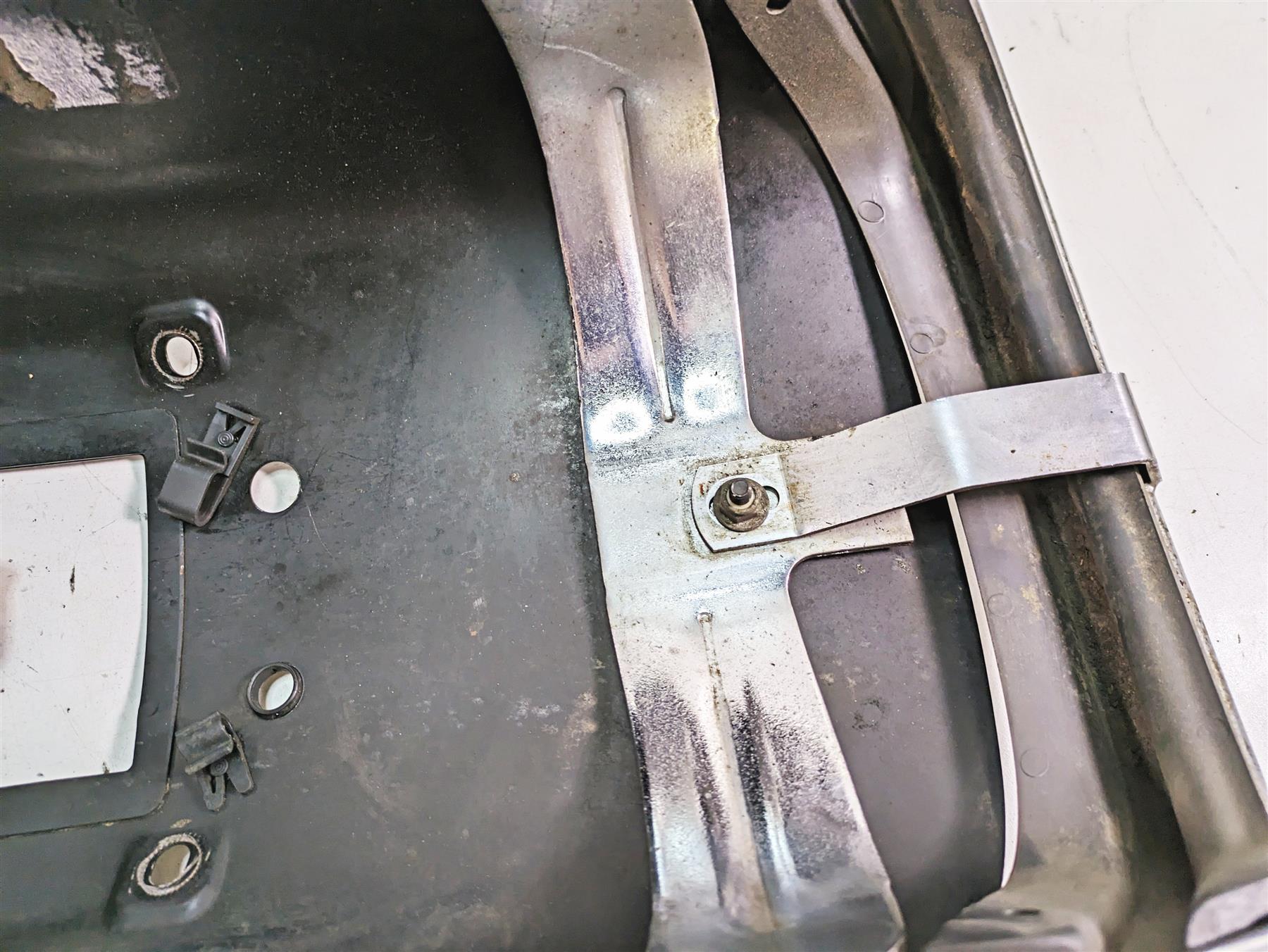 2011 Harley Touring FLHR Road King Rear Fender & Bumper -Scratches 59728-09 {{ shop.shopifyCountryName }} - Mototech271