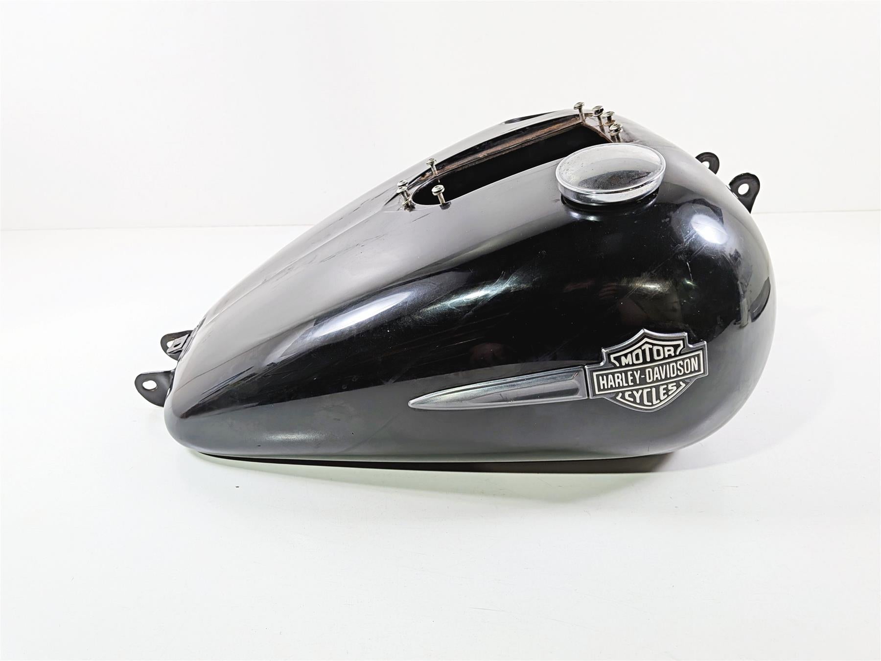 2011 Harley FXDF Dyna Fat Bob Fuel Gas Petrol Tank -Dent 61586-04B {{ shop.shopifyCountryName }} - Mototech271
