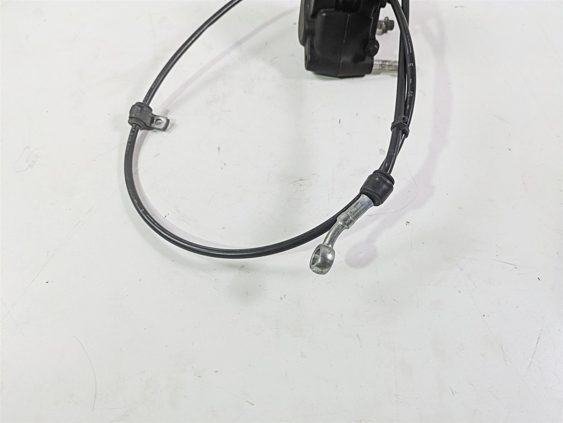 2010 Harley Dyna FXDB Street Bob Front Brake Caliper + Line 44046-08 {{ shop.shopifyCountryName }} - Mototech271