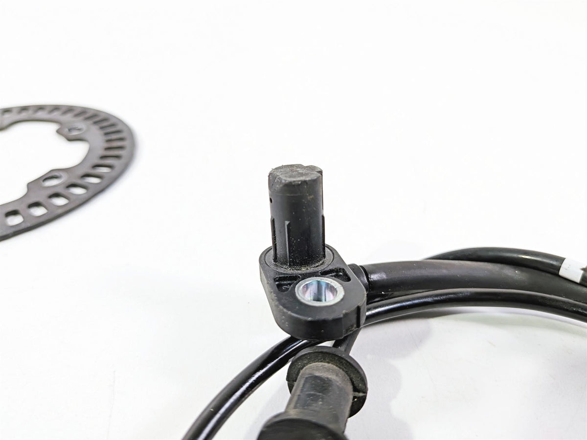 2016 Yamaha YZF R1 RN32 Front Abs Brake Wheel Speed Sensor 2CR-85970-00-00 {{ shop.shopifyCountryName }} - Mototech271