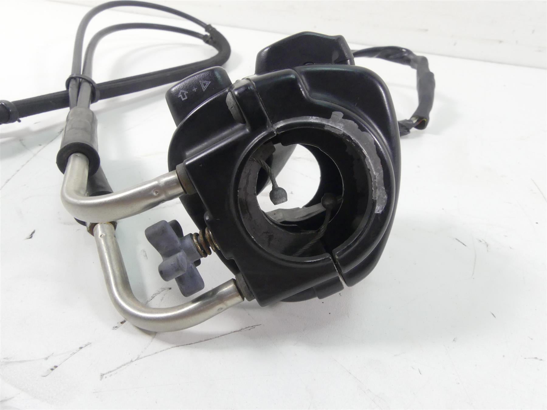 2009 Harley FXDL Dyna Low Rider Right Hand Throttle Control Switch 71684-06A {{ shop.shopifyCountryName }} - Mototech271