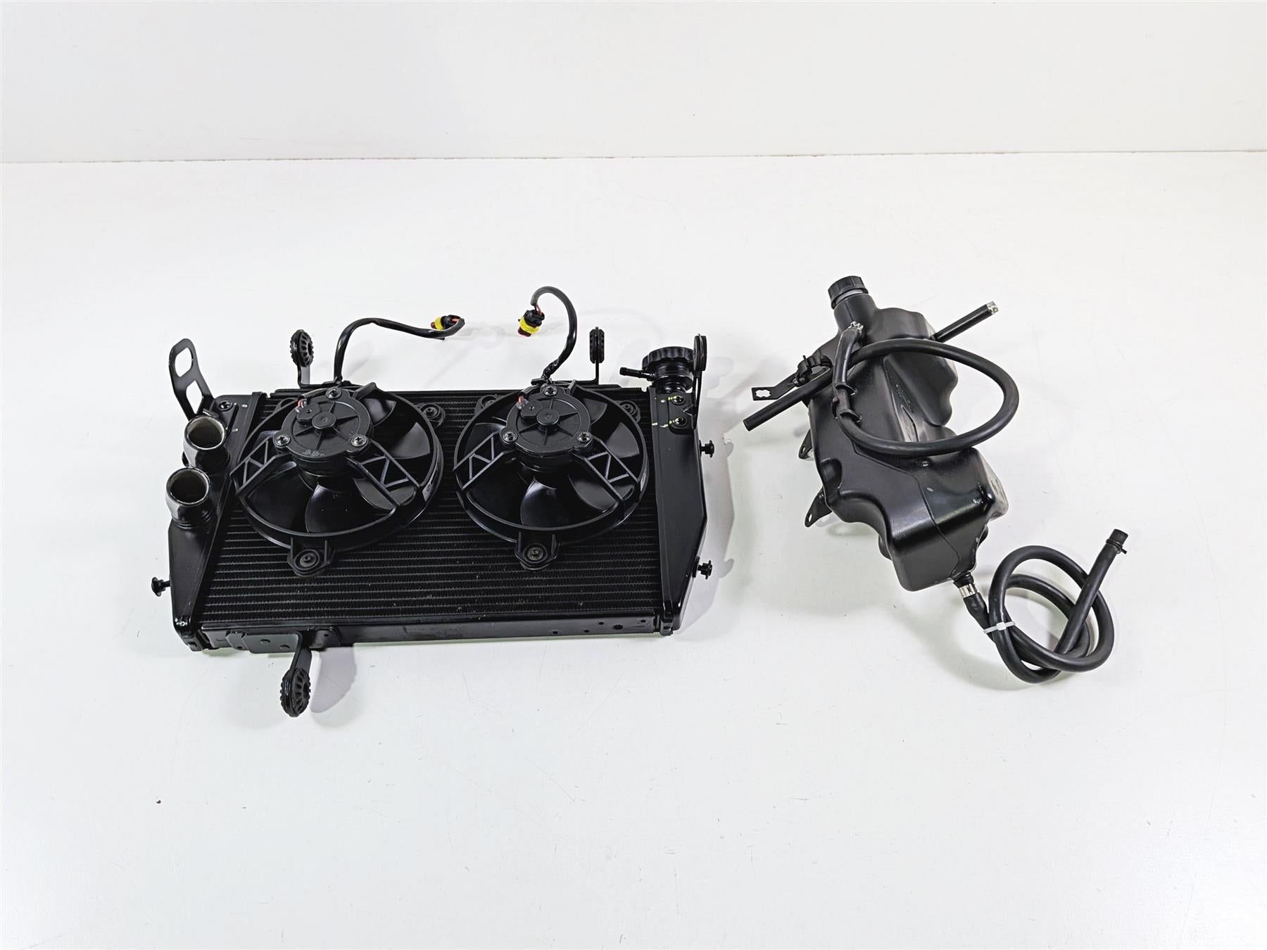 2016 Ducati Hypermotard 939 SP Radiator Fans Reservoir Hoses Set 54840981D-Mototech271
