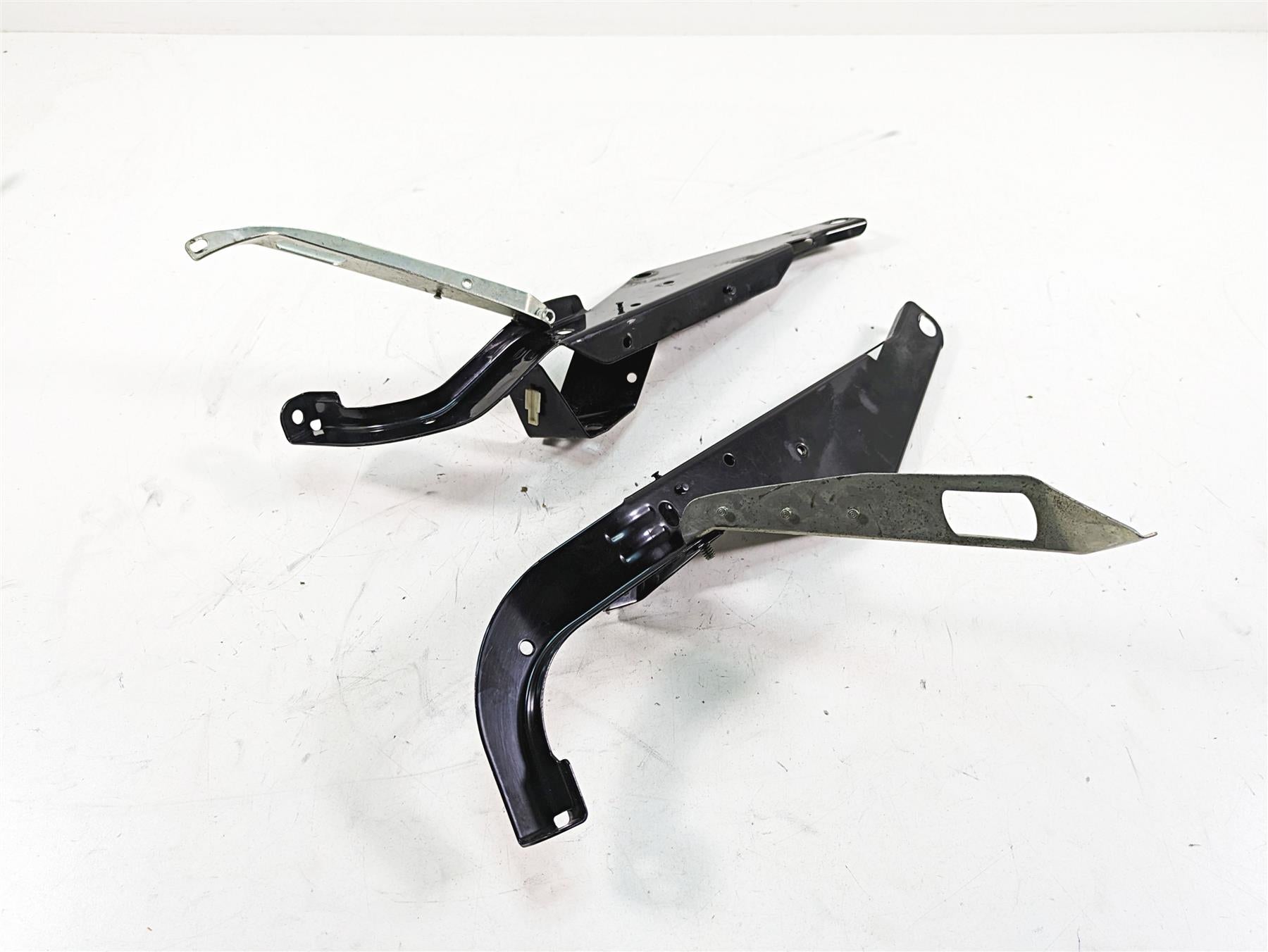 2010 Harley Touring FLHTCU Electra Glide Front Fairing Mount Holder Set 58479-96 {{ shop.shopifyCountryName }} - Mototech271