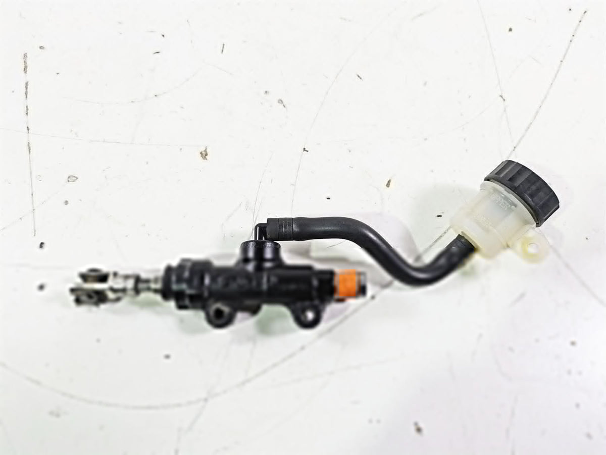 2012 Triumph Daytona 675 Rear Brake Master Cylinder + Reservoir T2024073 {{ shop.shopifyCountryName }} - Mototech271